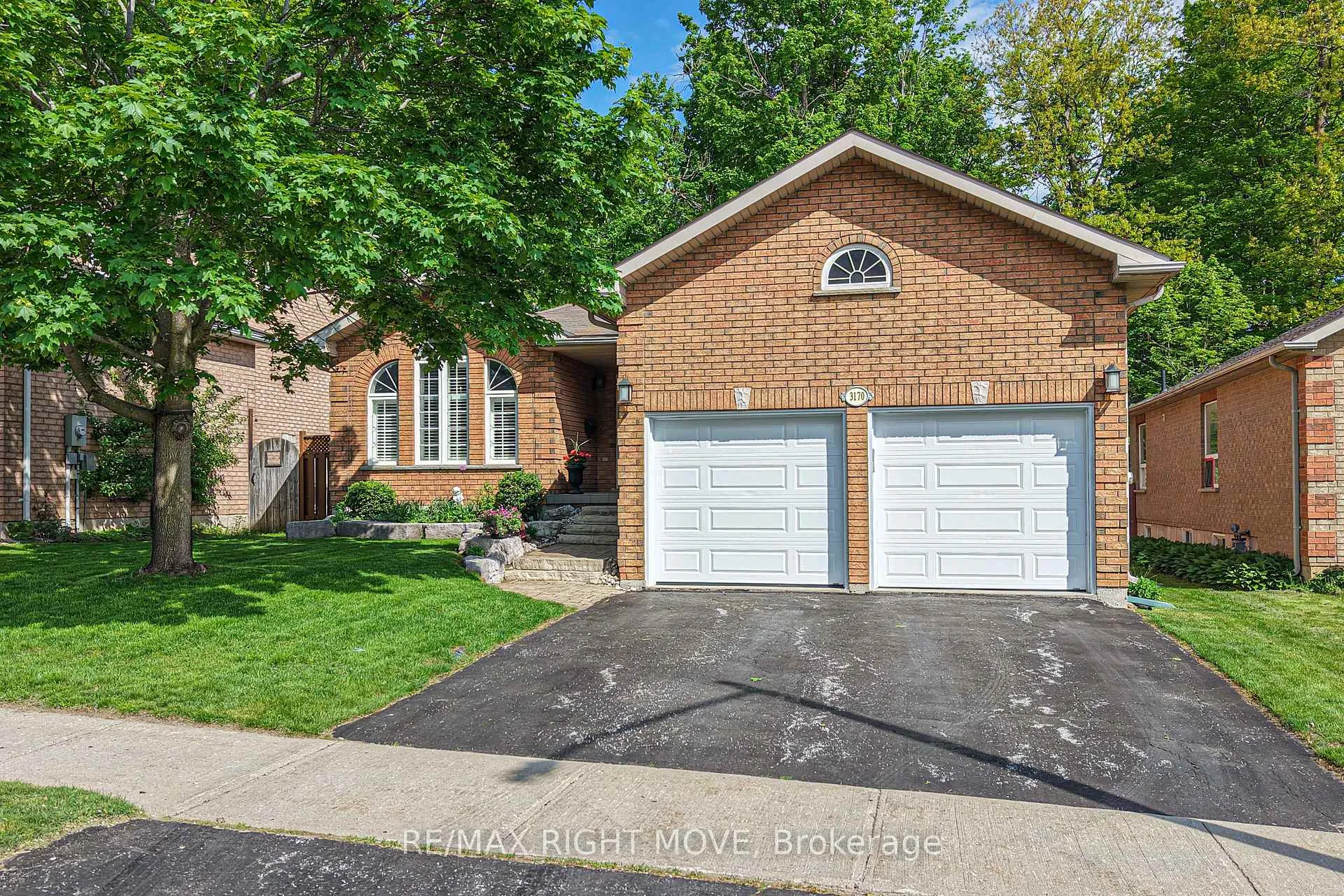 Photo 2 of 3170 Monarch Drive W, Orillia — HOMEH