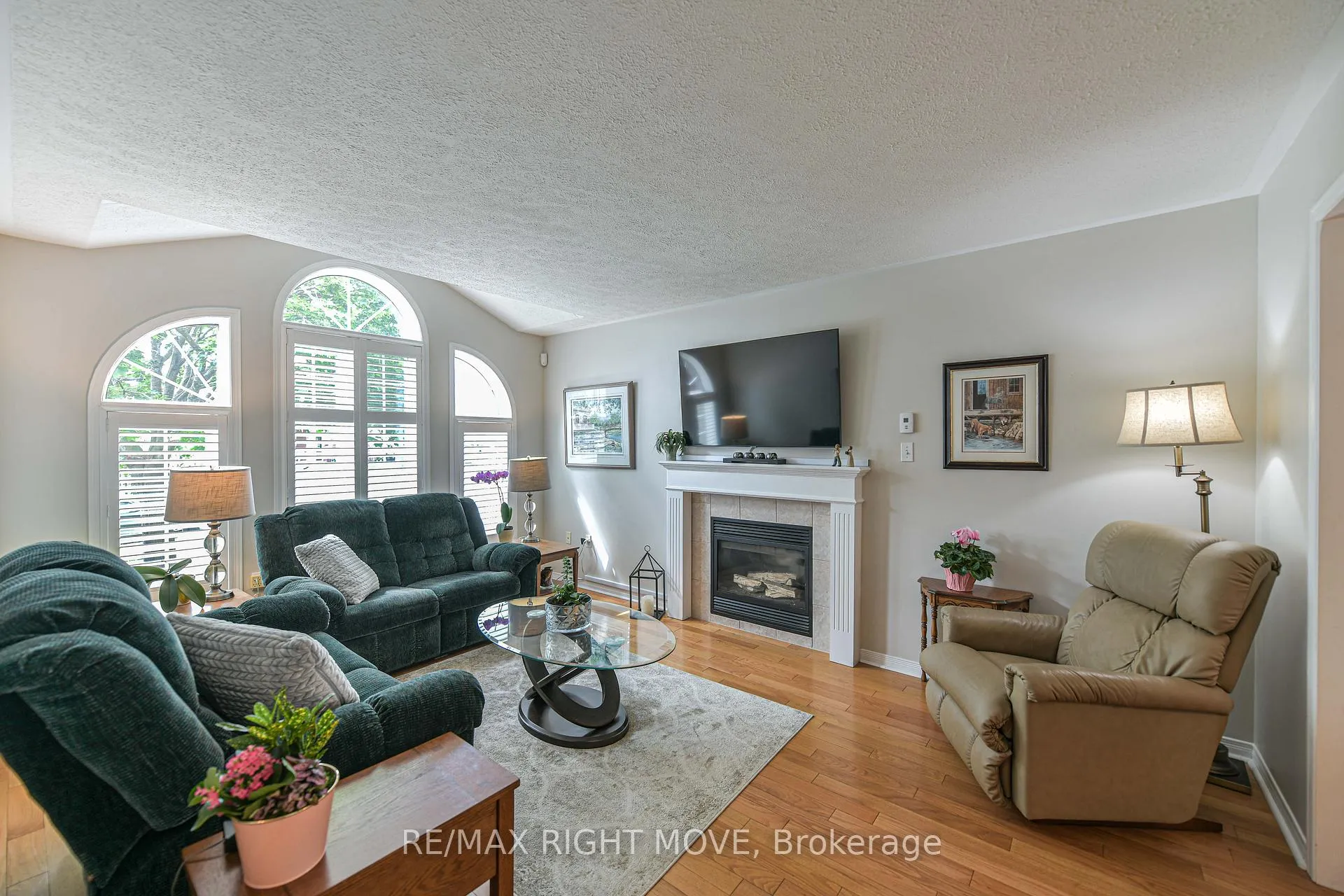 Photo 7 of 3170 Monarch Drive W, Orillia — HOMEH