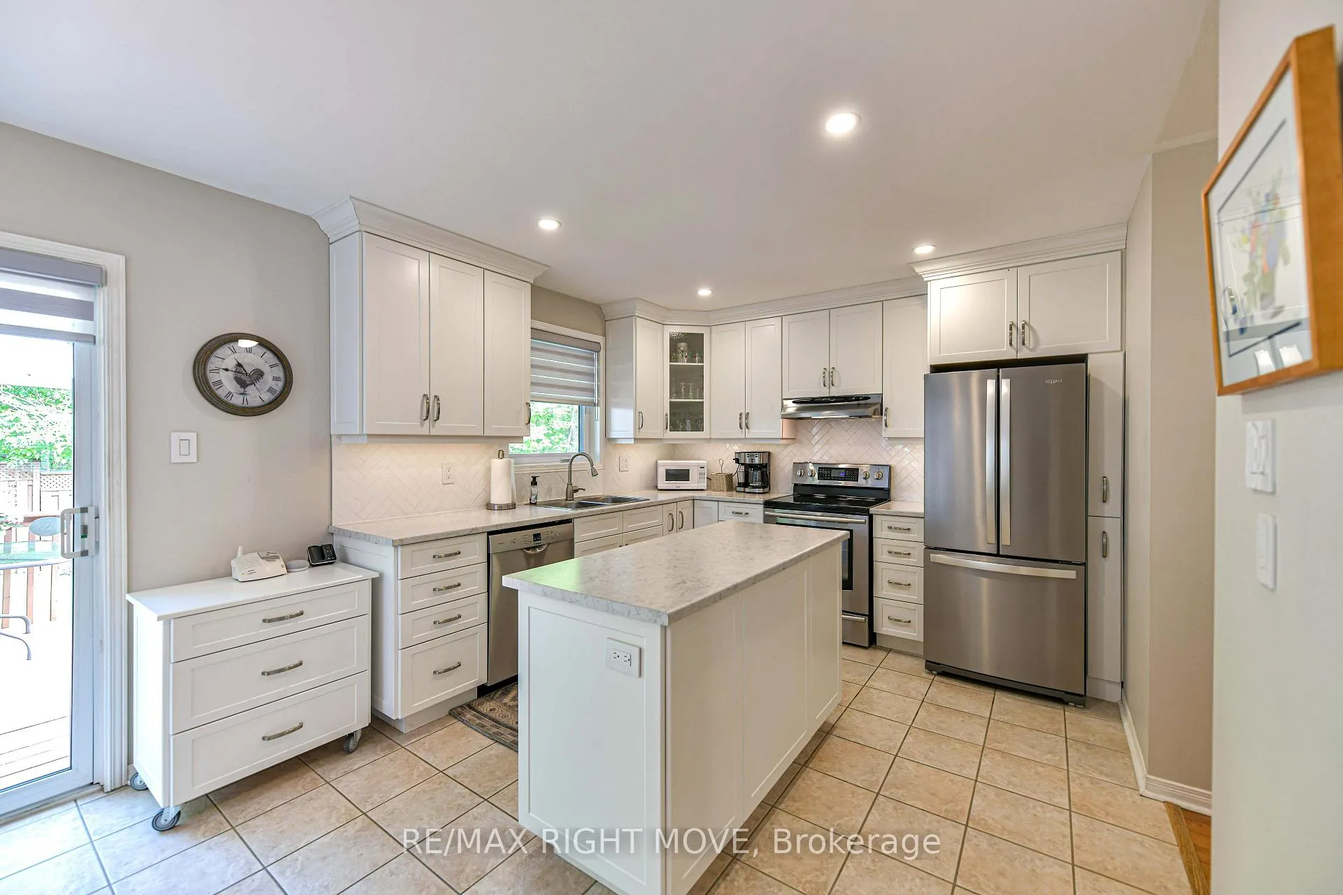 Photo 10 of 3170 Monarch Drive W, Orillia — HOMEH