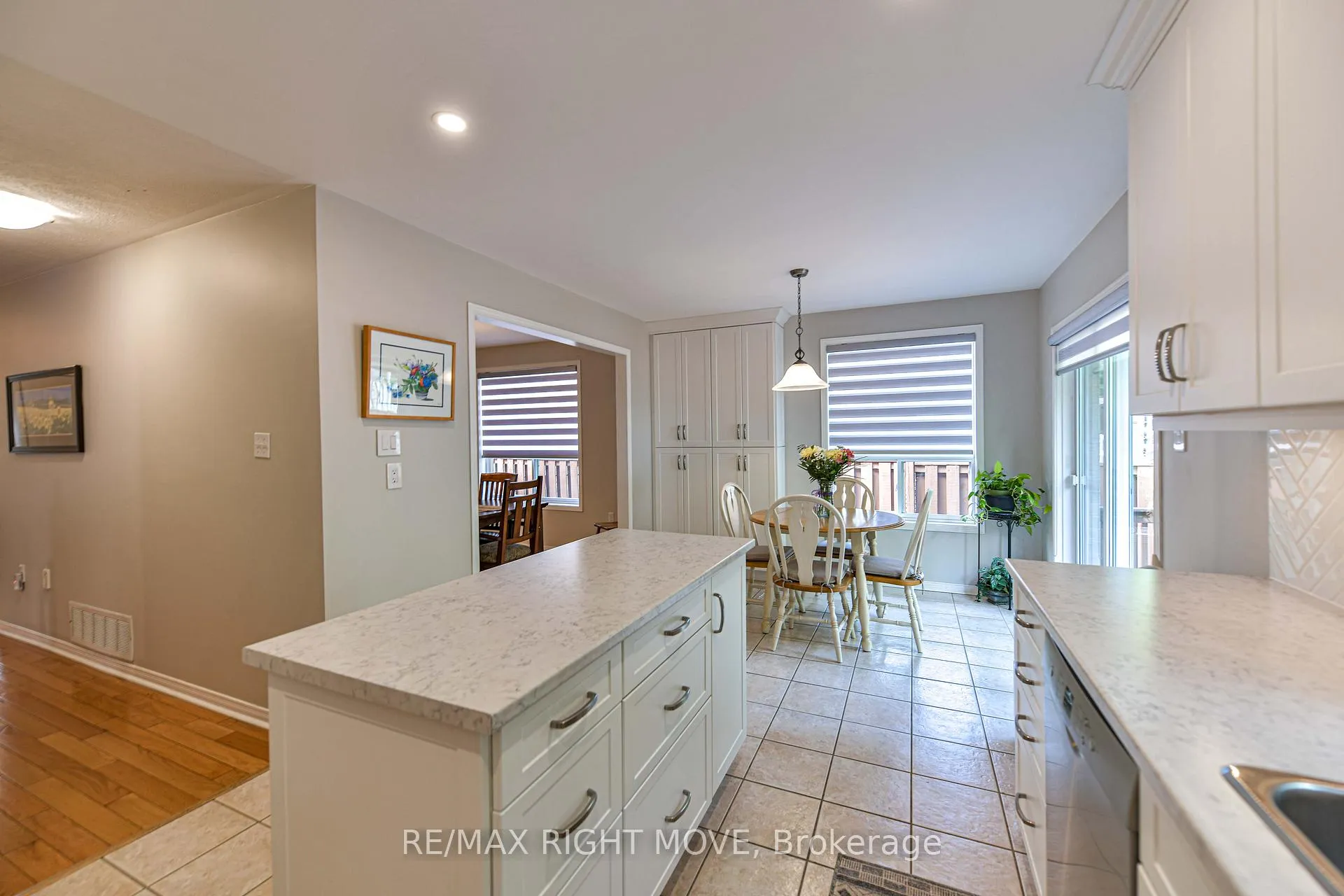 Photo 11 of 3170 Monarch Drive W, Orillia — HOMEH