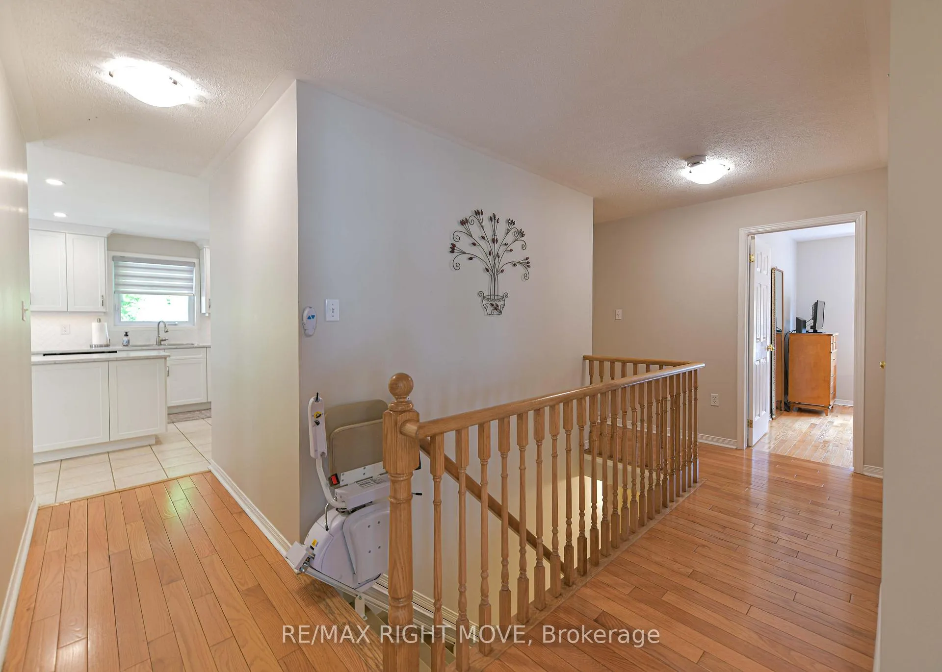 Photo 13 of 3170 Monarch Drive W, Orillia — HOMEH