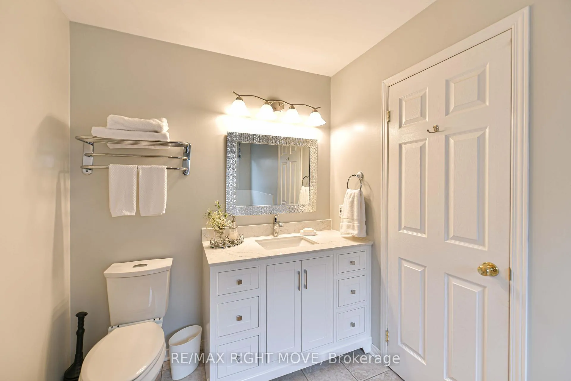 Photo 16 of 3170 Monarch Drive W, Orillia — HOMEH