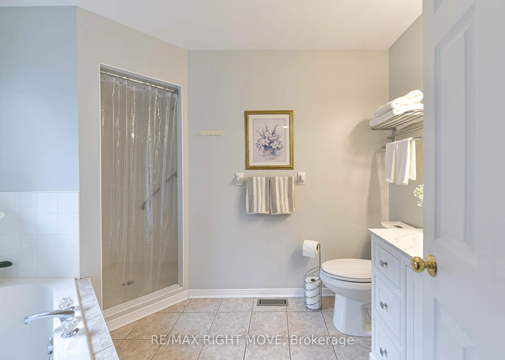 Photo 18 of 3170 Monarch Drive W, Orillia — HOMEH