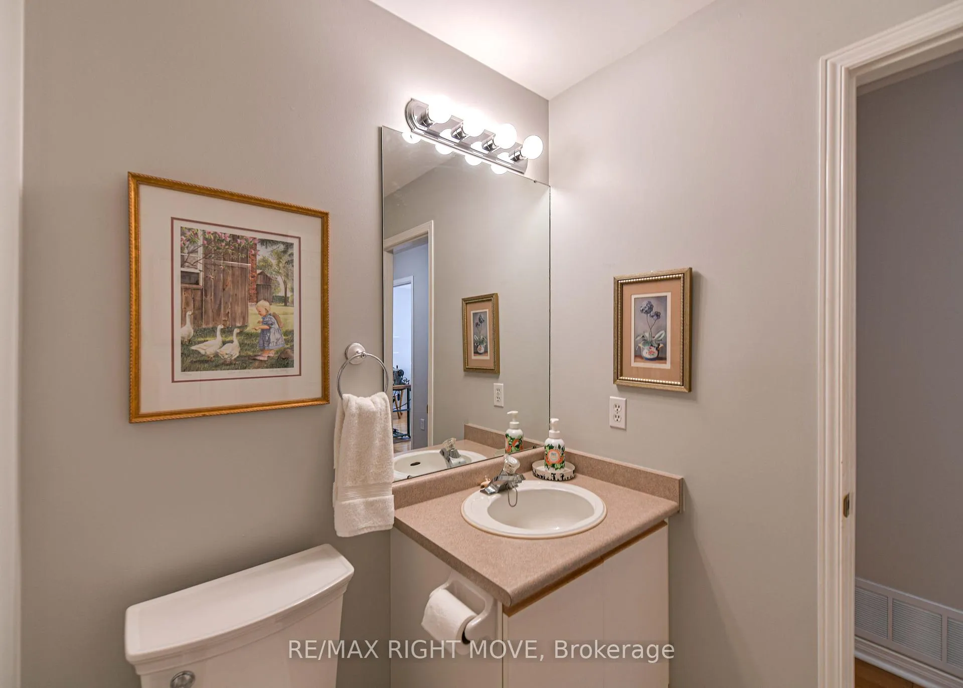 Photo 22 of 3170 Monarch Drive W, Orillia — HOMEH