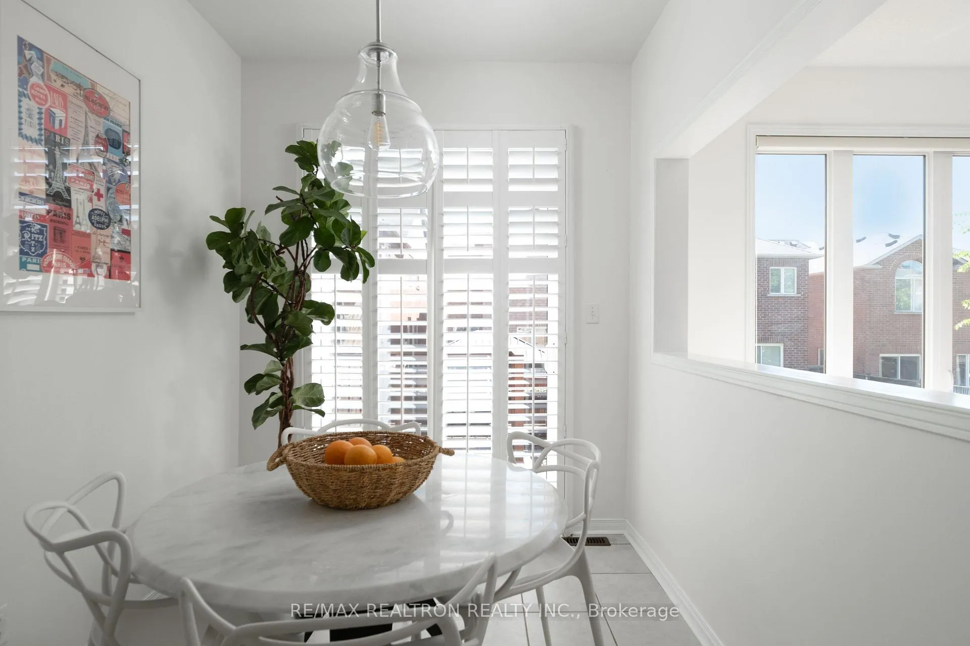 Photo 13 of 104 White Beach Crescent, Vaughan, Patterson — HOMEH