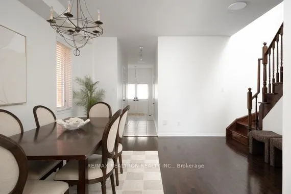 Photo 15 of 104 White Beach Crescent, Vaughan, Patterson — HOMEH