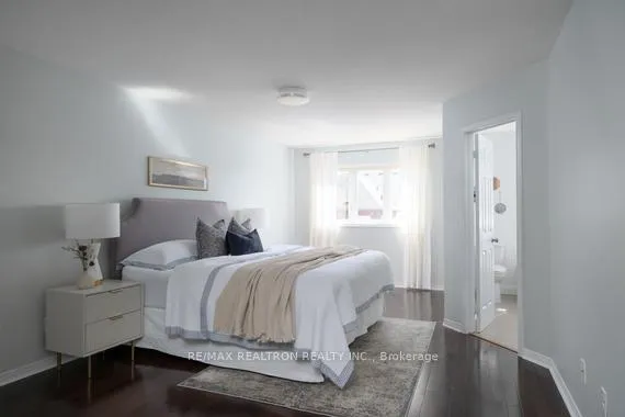 Photo 21 of 104 White Beach Crescent, Vaughan, Patterson — HOMEH