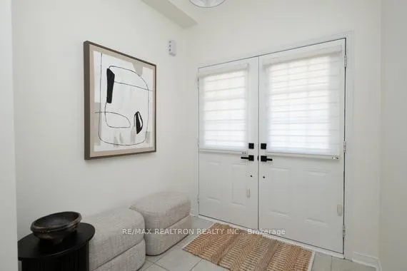 Photo 36 of 104 White Beach Crescent, Vaughan, Patterson — HOMEH
