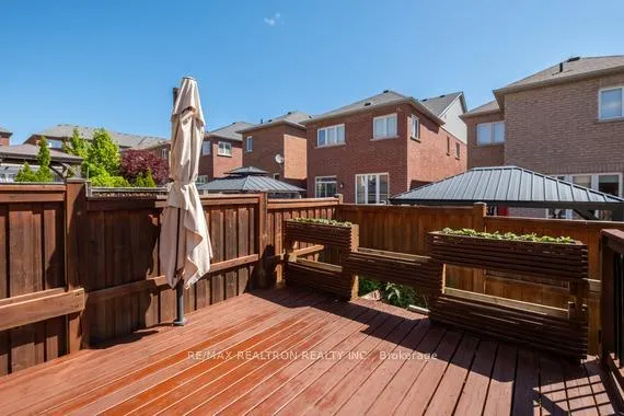 Photo 38 of 104 White Beach Crescent, Vaughan, Patterson — HOMEH