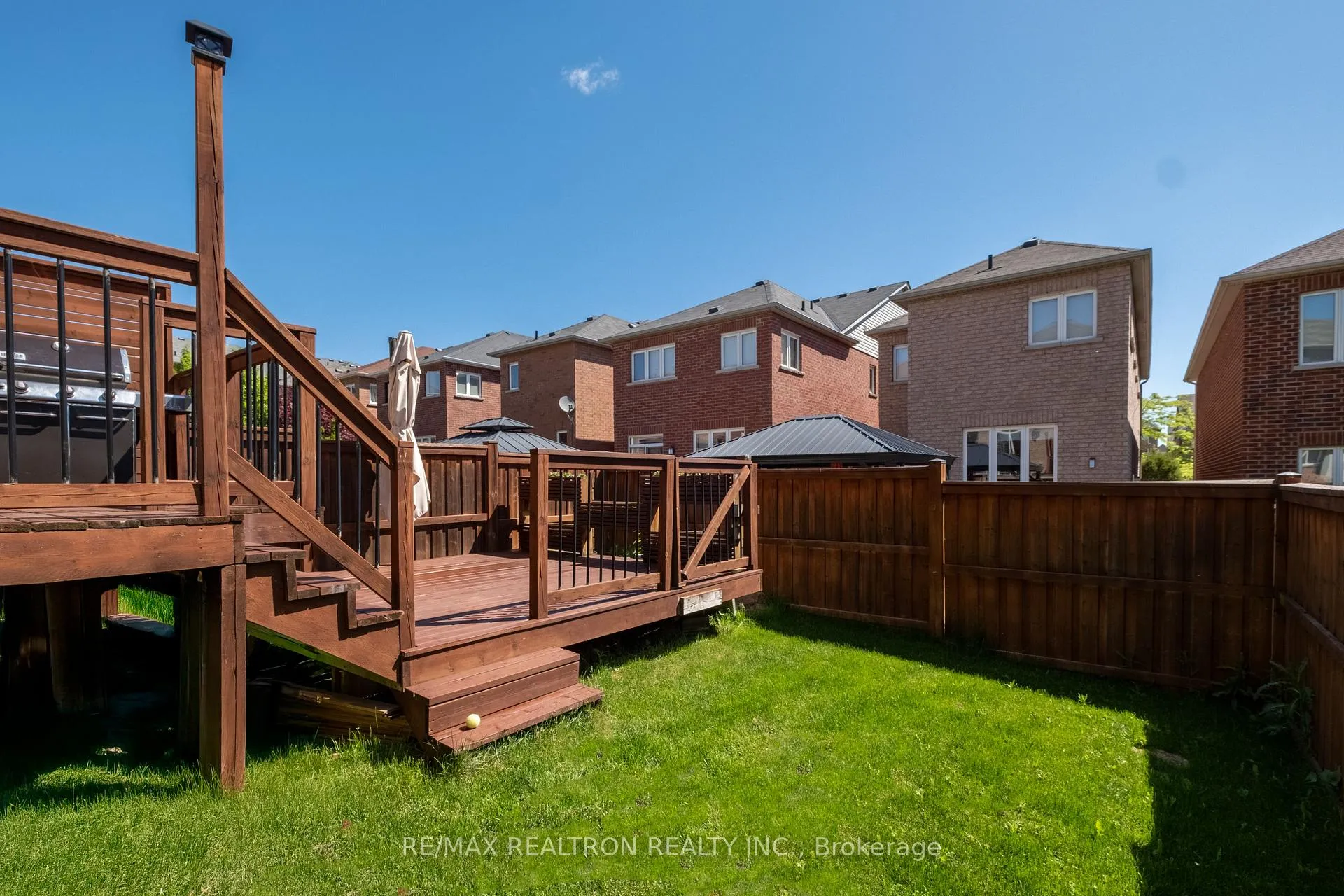 Photo 39 of 104 White Beach Crescent, Vaughan, Patterson — HOMEH