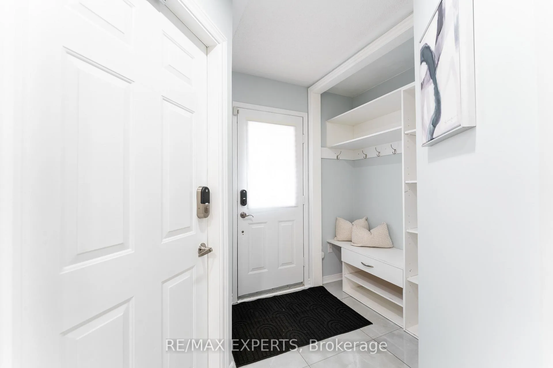 Photo 5 of 69 Shetland Crescent, Vaughan, Maple — HOMEH