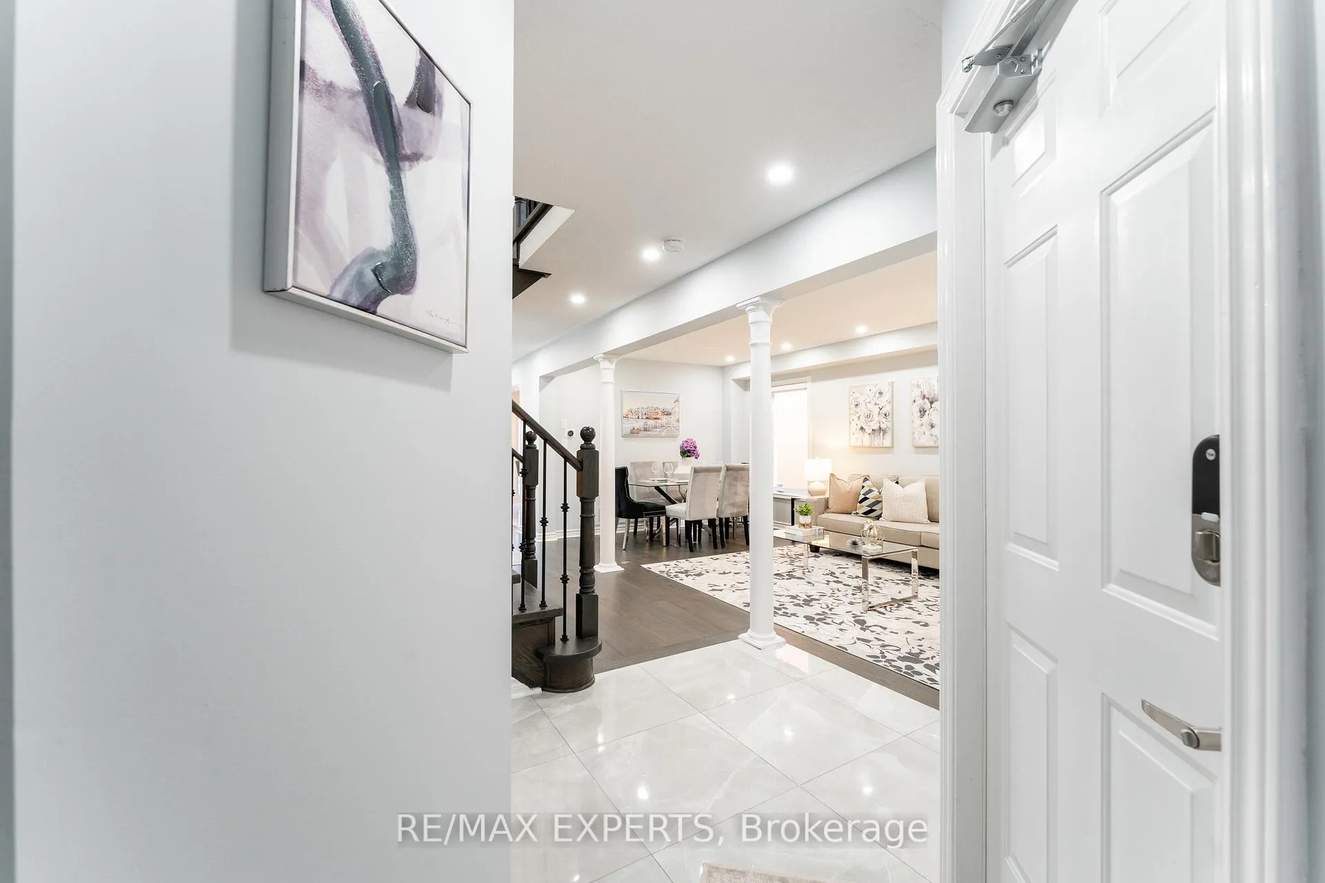 Photo 6 of 69 Shetland Crescent, Vaughan, Maple — HOMEH