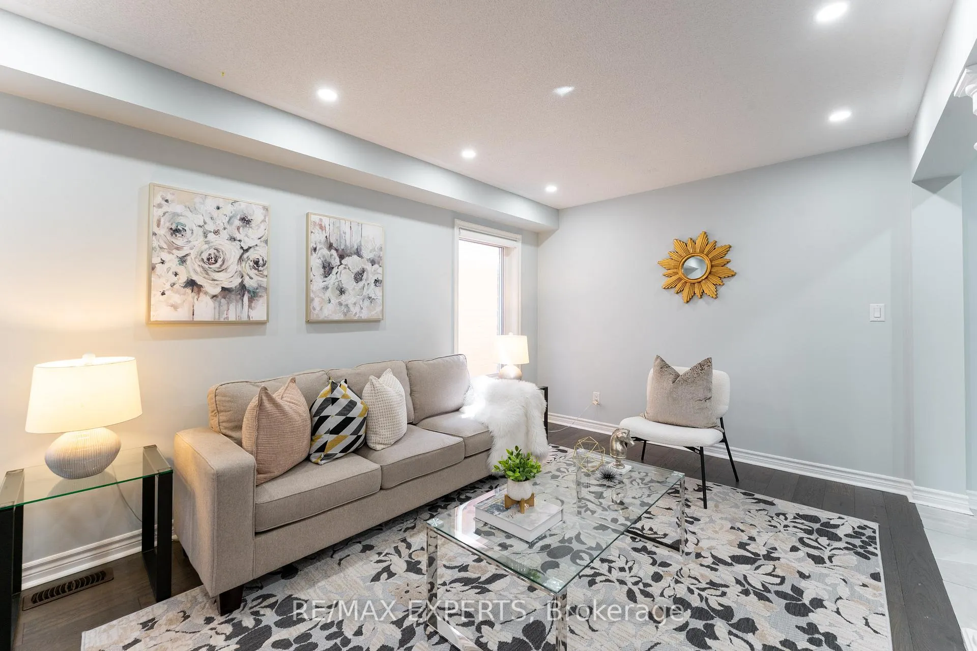 Photo 10 of 69 Shetland Crescent, Vaughan, Maple — HOMEH
