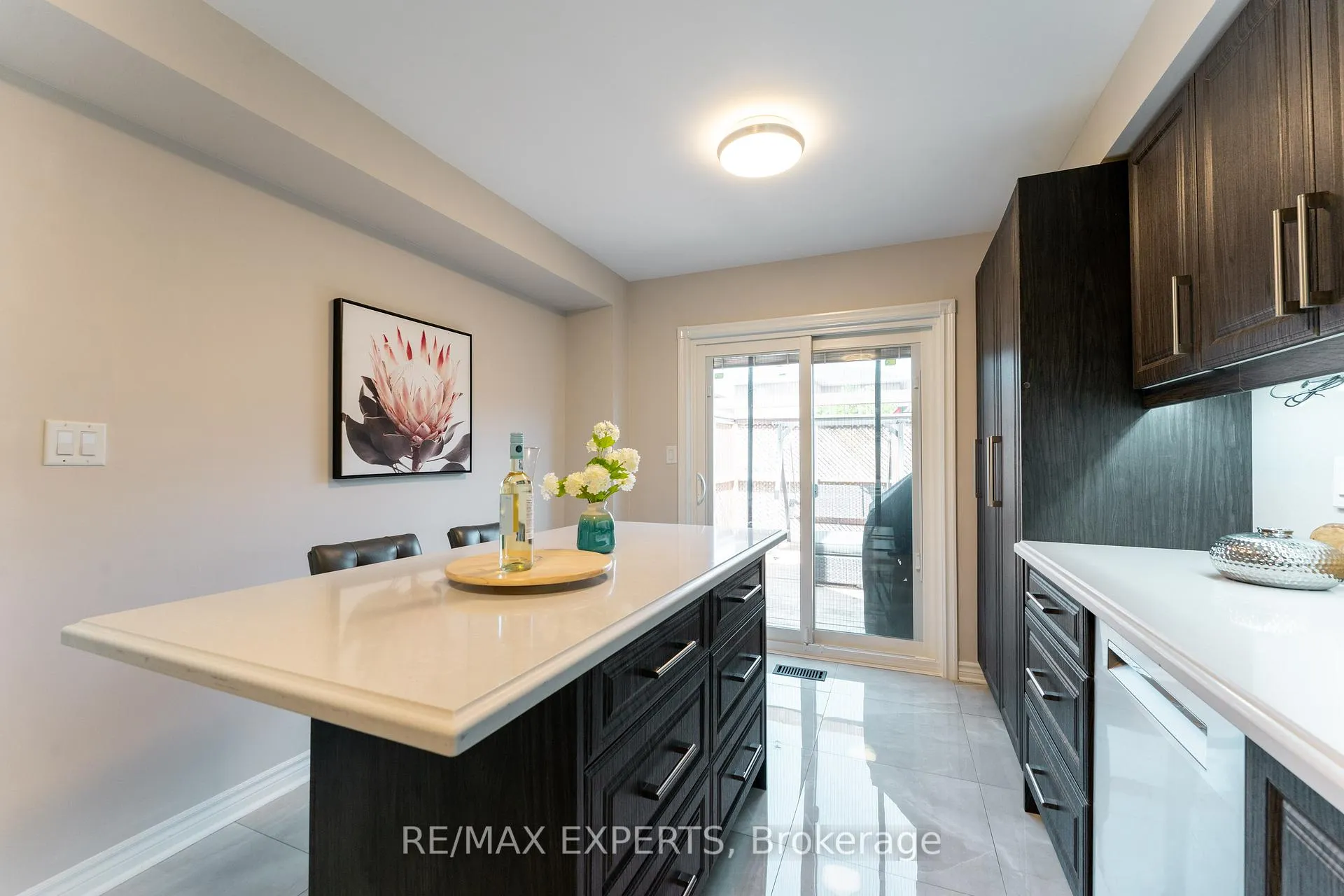 Photo 16 of 69 Shetland Crescent, Vaughan, Maple — HOMEH