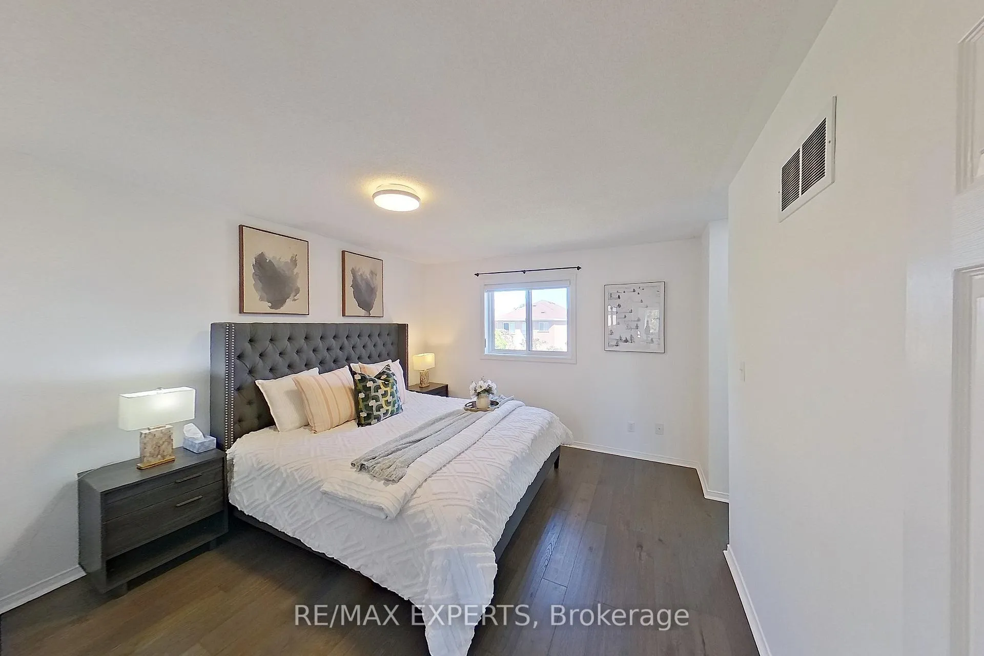 Photo 19 of 69 Shetland Crescent, Vaughan, Maple — HOMEH