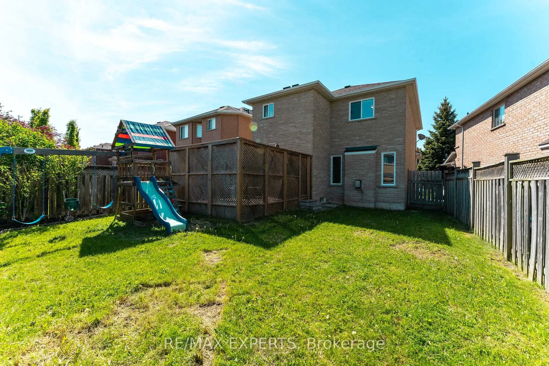 Photo 40 of 69 Shetland Crescent, Vaughan, Maple — HOMEH