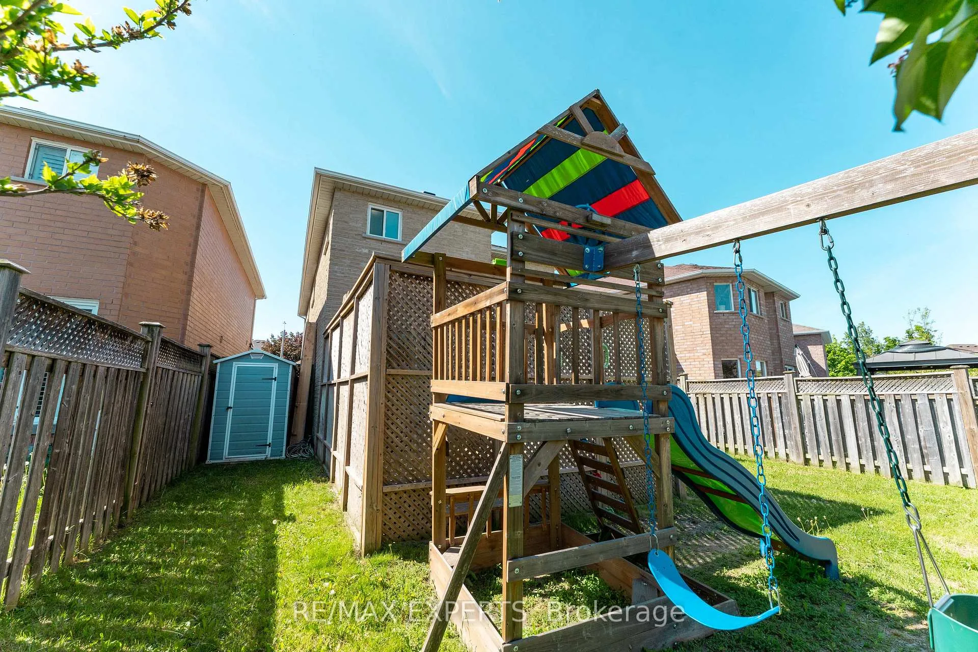 Photo 42 of 69 Shetland Crescent, Vaughan, Maple — HOMEH