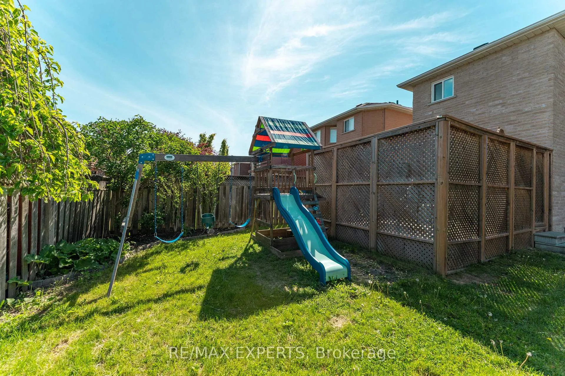 Photo 44 of 69 Shetland Crescent, Vaughan, Maple — HOMEH