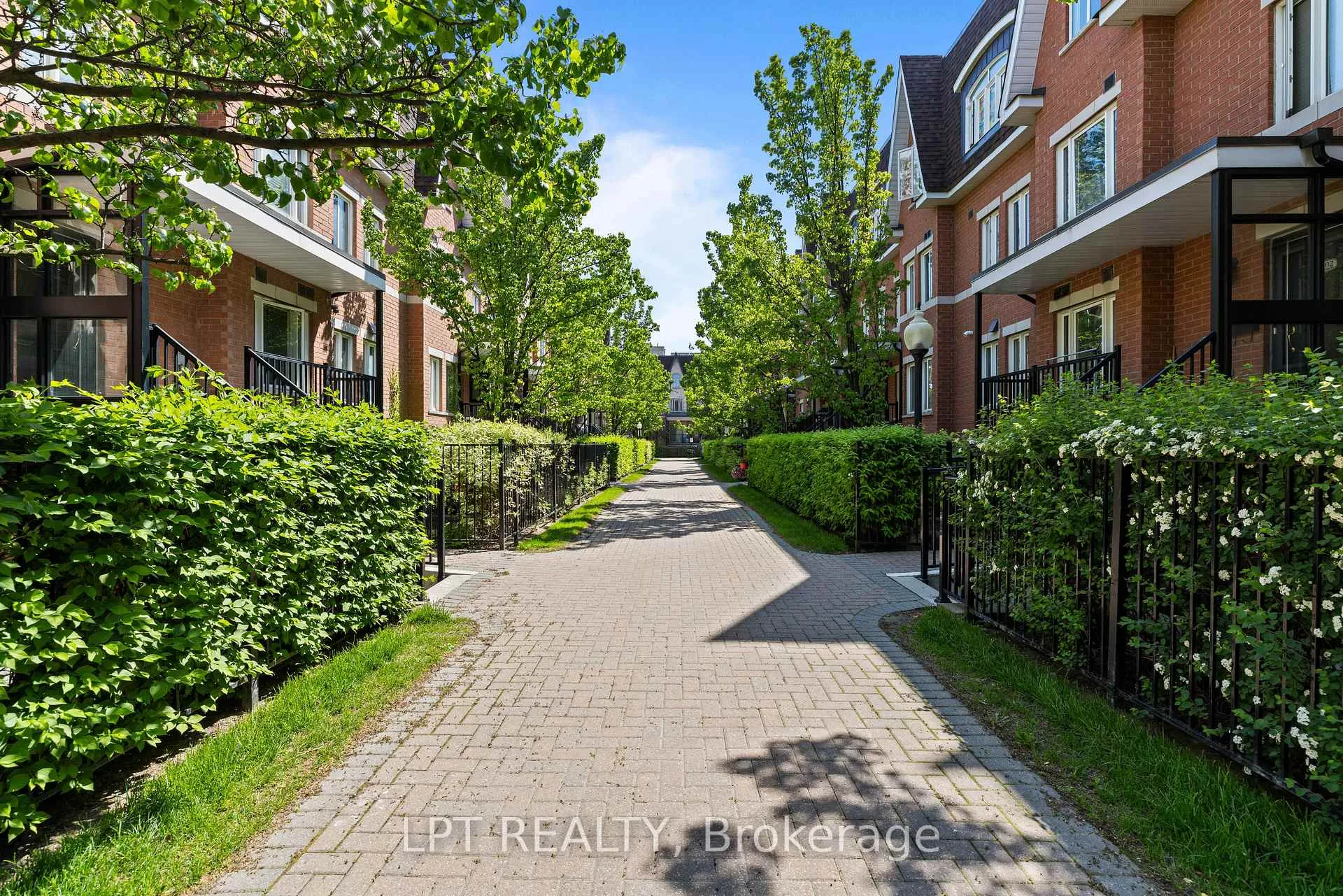 Photo 2 of Unit 362, 312 John Street, Markham, Aileen-Willowbrook — HOMEH