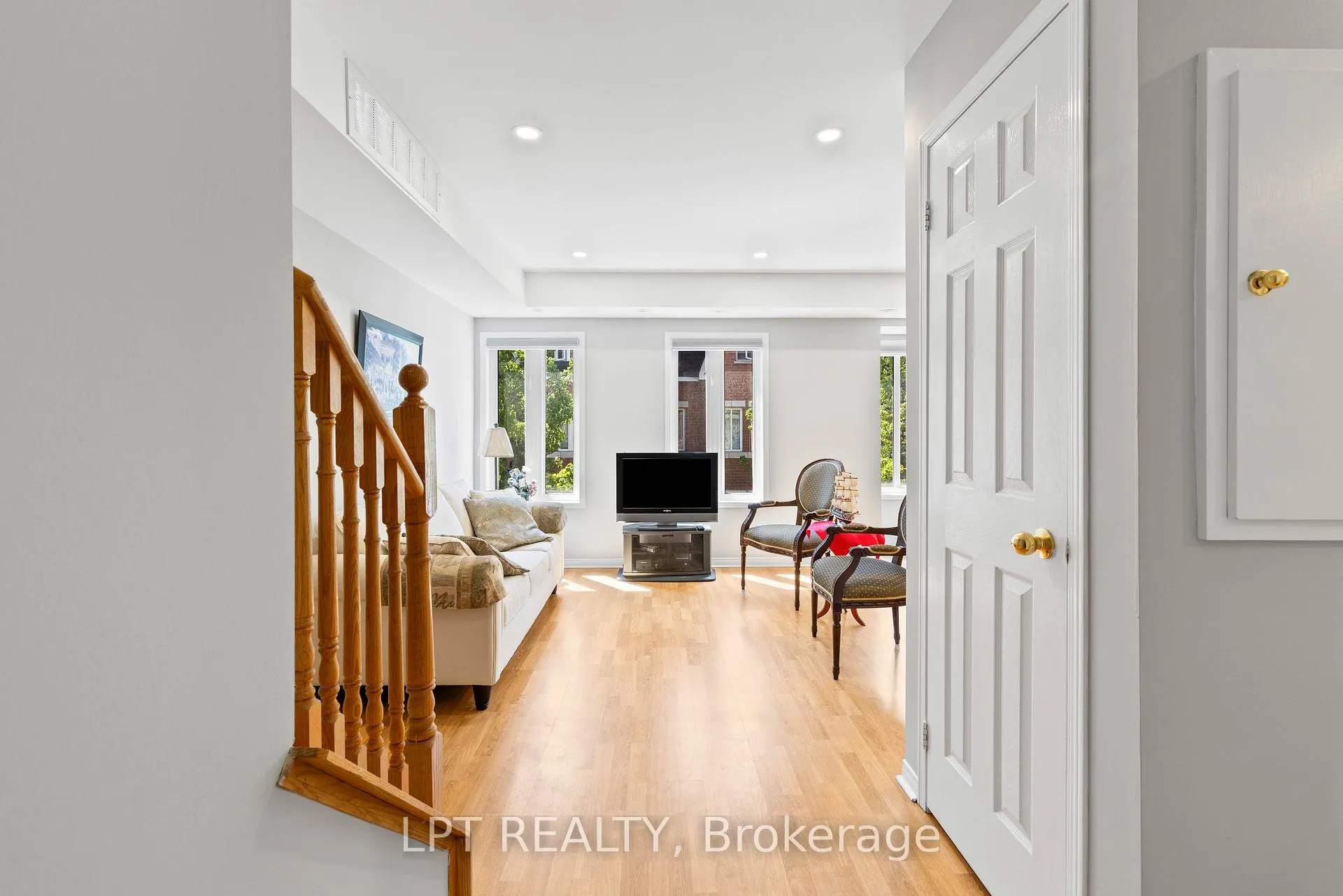 Photo 5 of Unit 362, 312 John Street, Markham, Aileen-Willowbrook — HOMEH