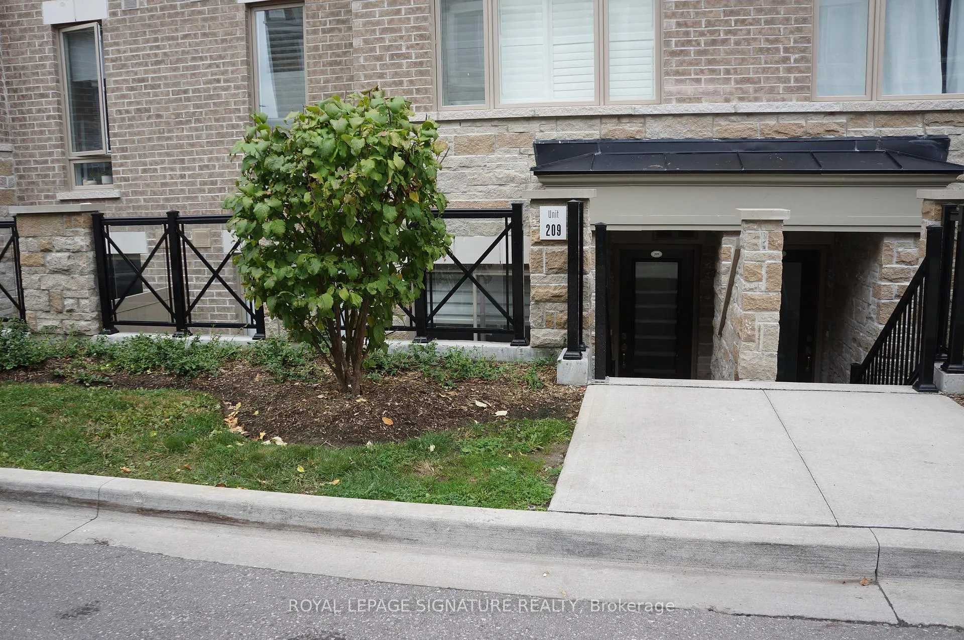 Photo 1 of Unit 209, 10 Dunsheath Way, Markham, Cornell — HOMEH