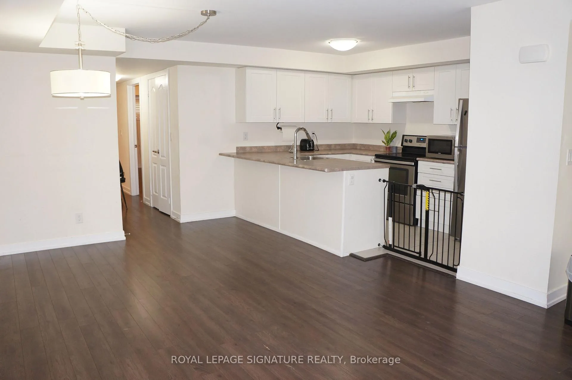 Photo 7 of Unit 209, 10 Dunsheath Way, Markham, Cornell — HOMEH