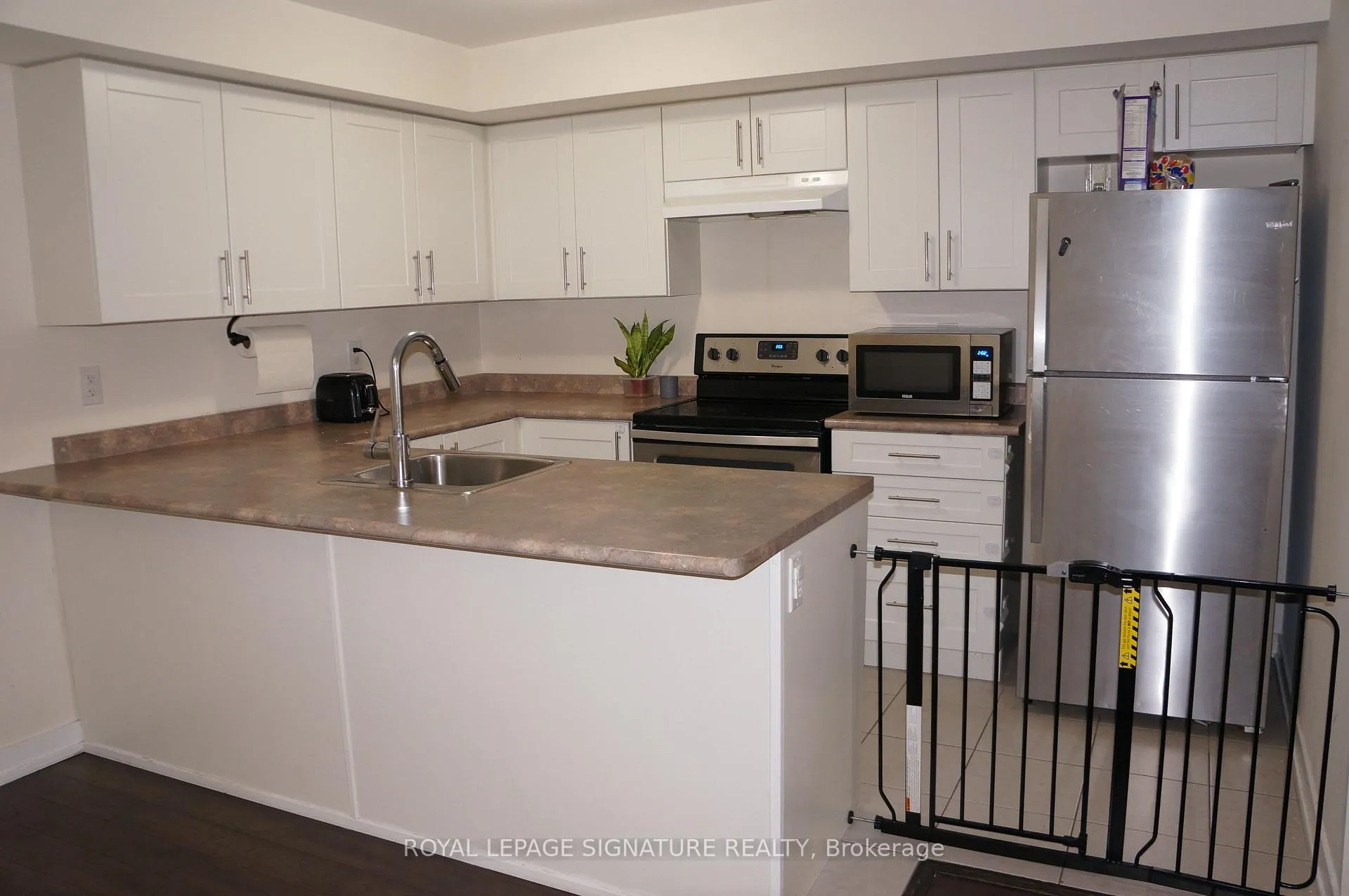 Photo 8 of Unit 209, 10 Dunsheath Way, Markham, Cornell — HOMEH
