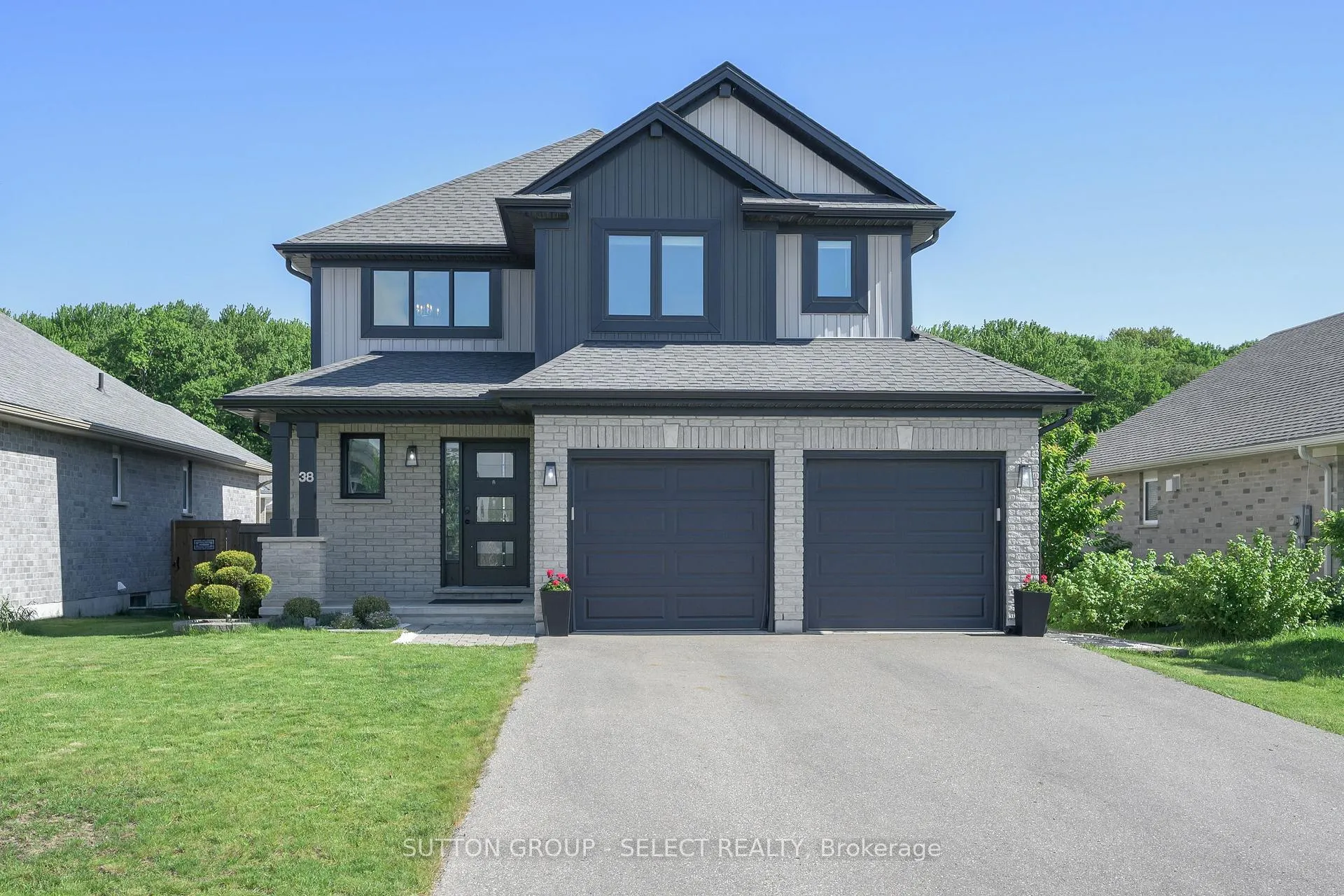 Photo 1 of 38 Foxtail Lane, St. Thomas — HOMEH