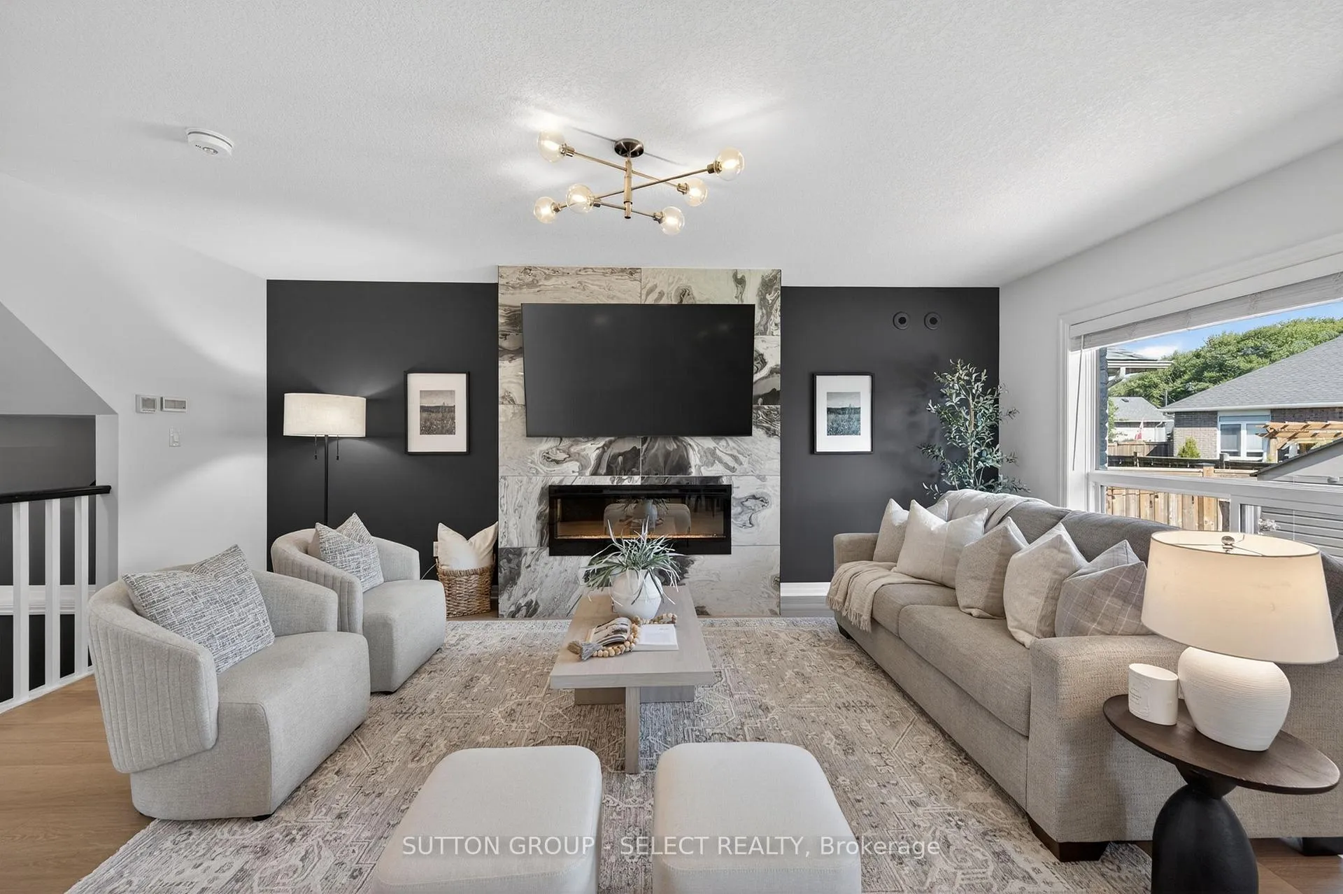 Photo 2 of 38 Foxtail Lane, St. Thomas — HOMEH