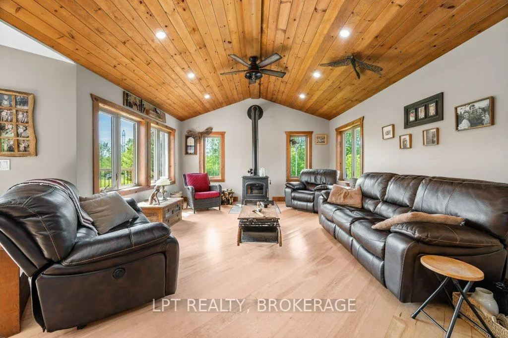 Photo 3 of 1718 Forty Foot Road, Frontenac, Frontenac Centre — HOMEH