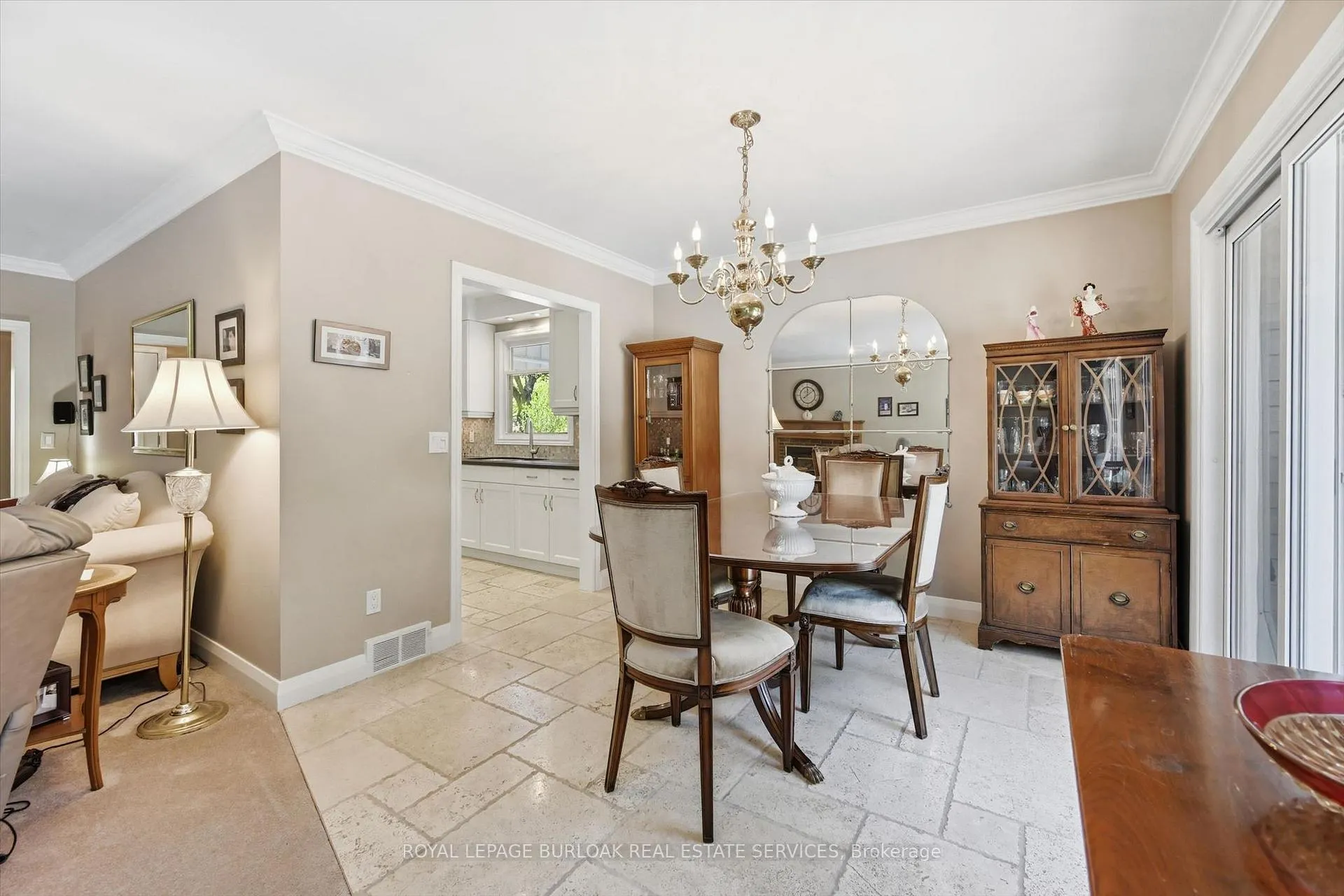 Photo 16 of 951 Cloverleaf Drive, Burlington, LaSalle — HOMEH