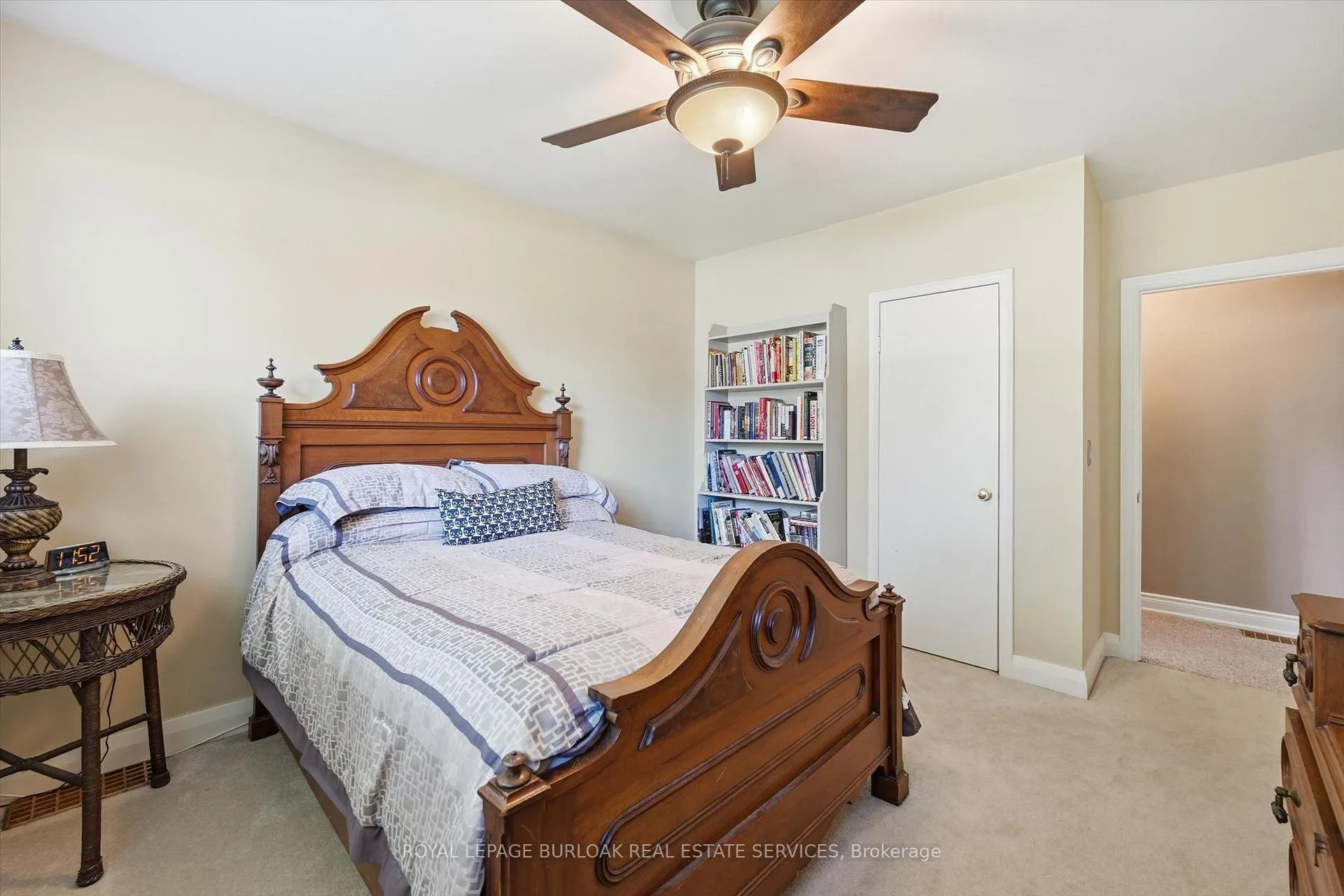 Photo 23 of 951 Cloverleaf Drive, Burlington, LaSalle — HOMEH
