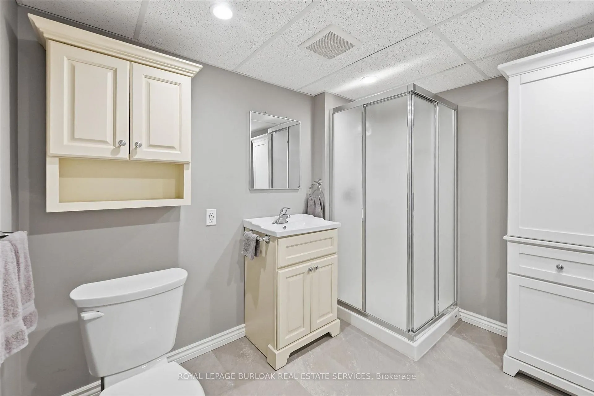 Photo 38 of 951 Cloverleaf Drive, Burlington, LaSalle — HOMEH