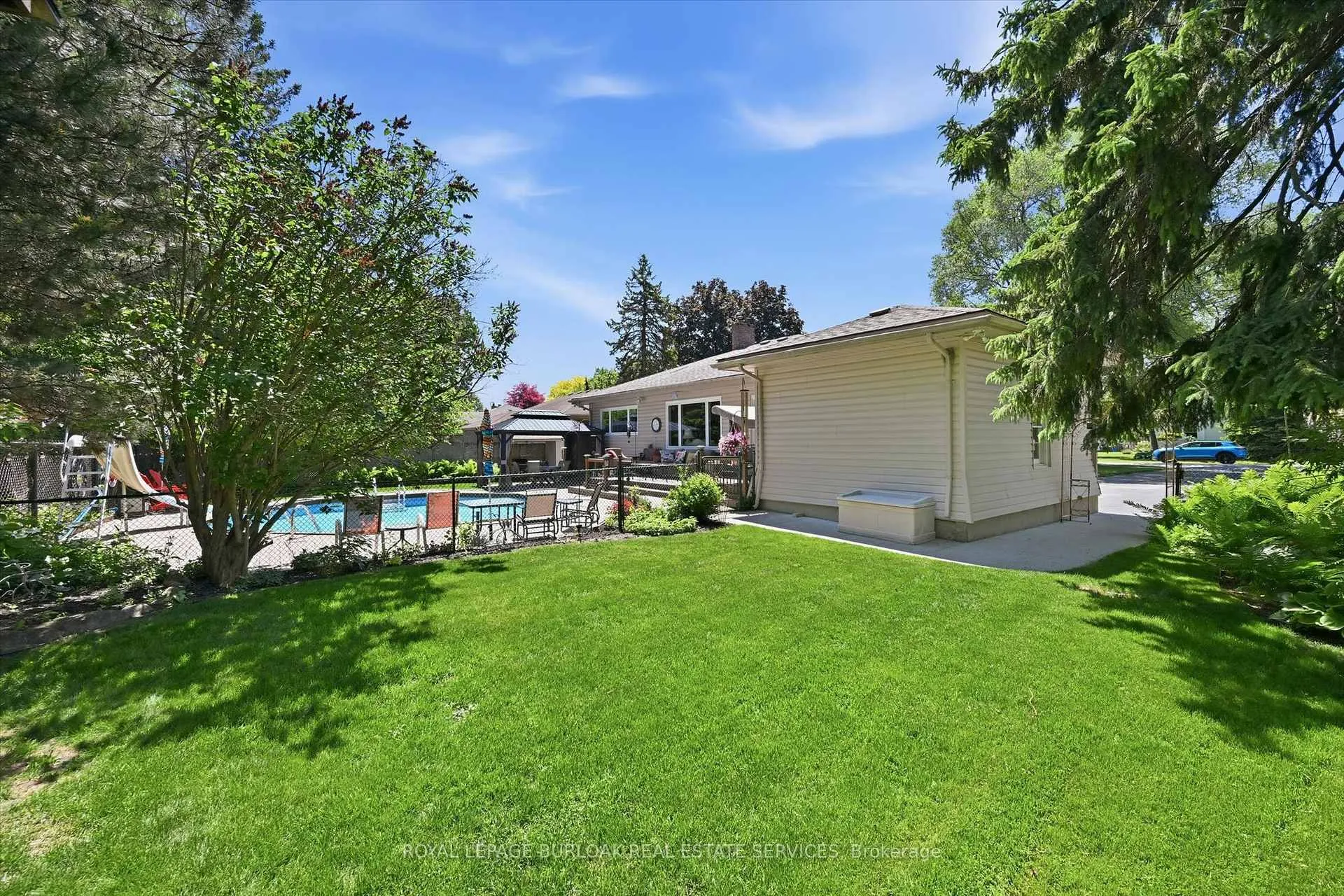 Photo 44 of 951 Cloverleaf Drive, Burlington, LaSalle — HOMEH