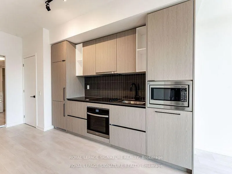 Photo 16 of Unit 703, 10 Graphophone Grove, Toronto, Dovercourt-Wallace Emerson-Junction — HOMEH