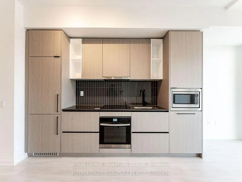Photo 18 of Unit 703, 10 Graphophone Grove, Toronto, Dovercourt-Wallace Emerson-Junction — HOMEH