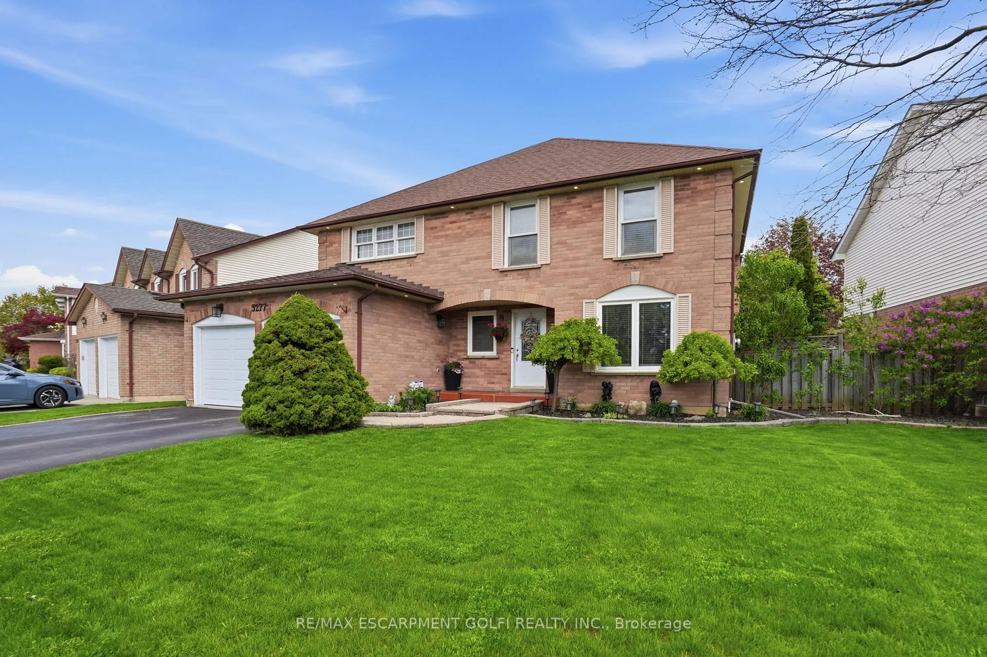 Photo 2 of 3277 Folkway Drive, Burlington, Headon — HOMEH