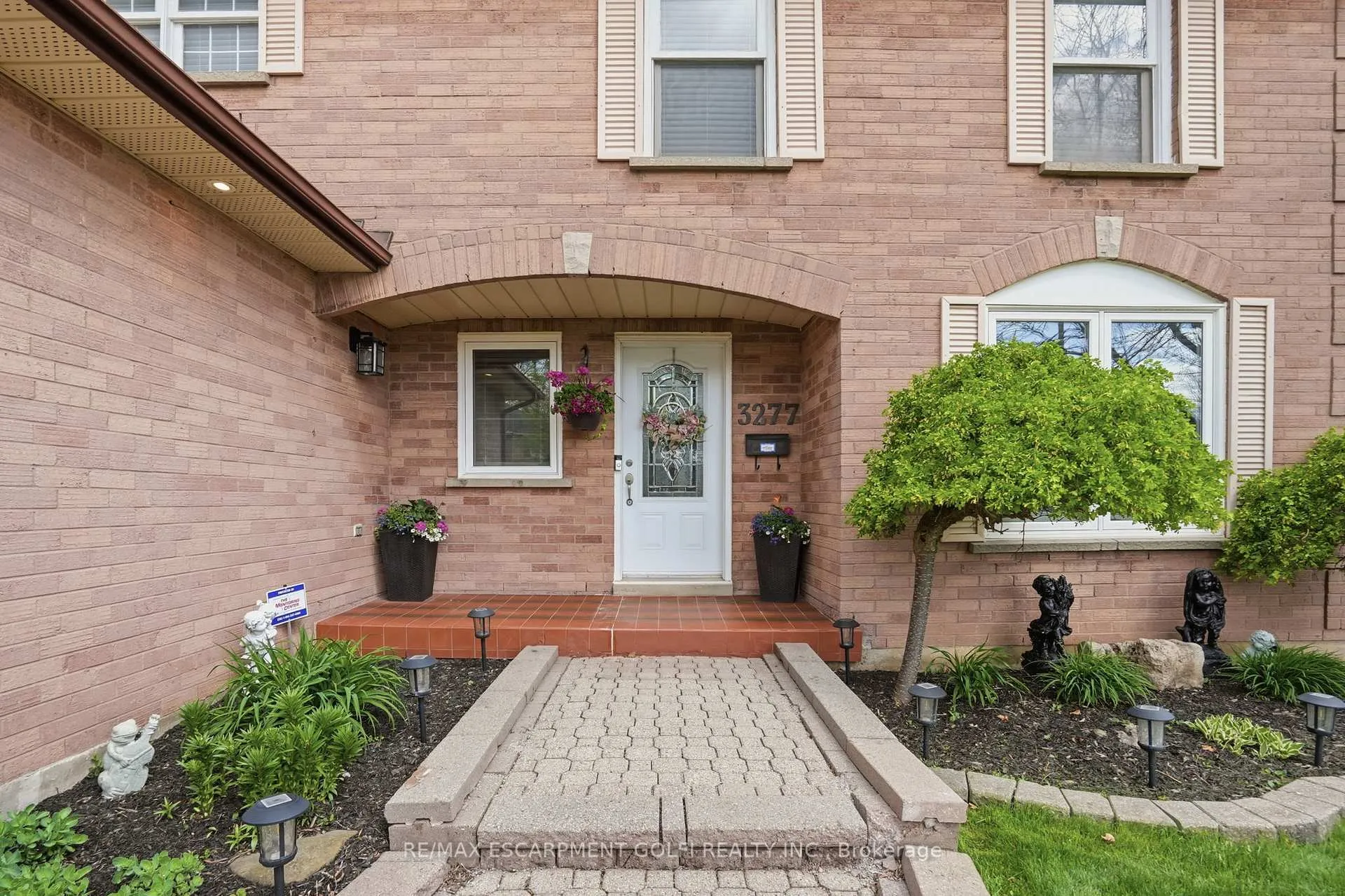 Photo 4 of 3277 Folkway Drive, Burlington, Headon — HOMEH