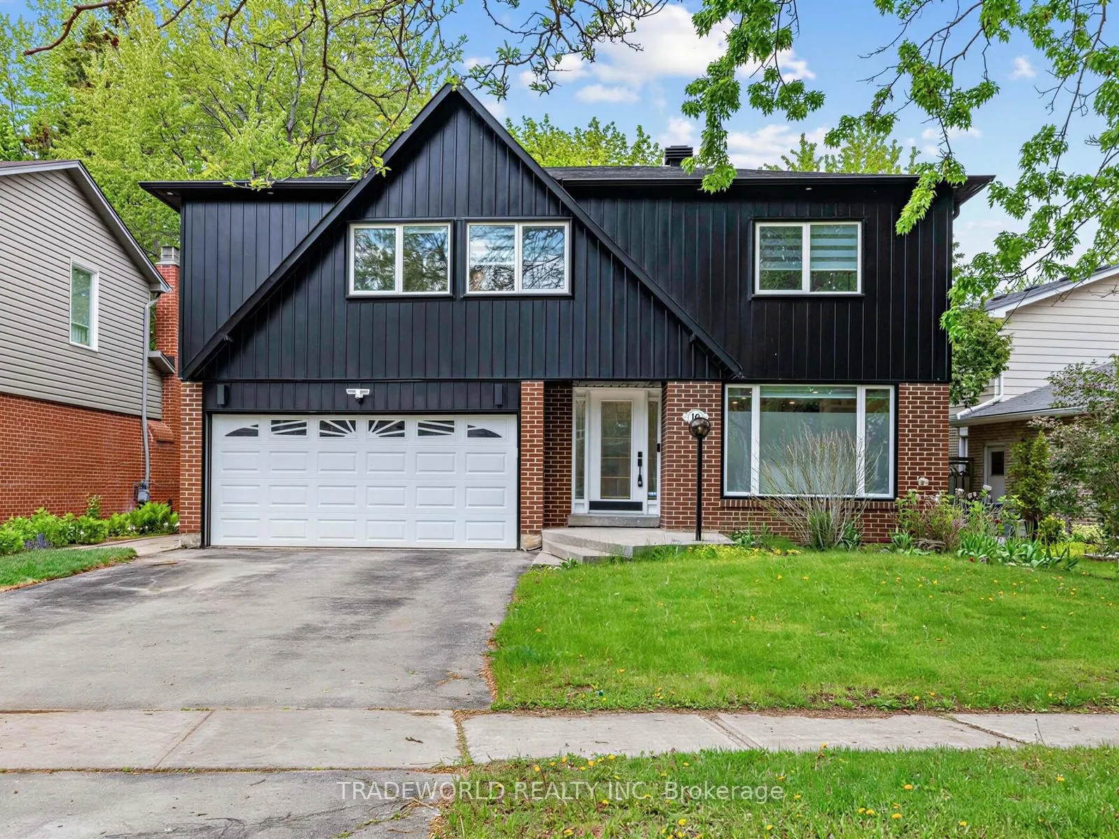 Photo 1 of 16 Ferrah Street, Markham, Unionville — HOMEH