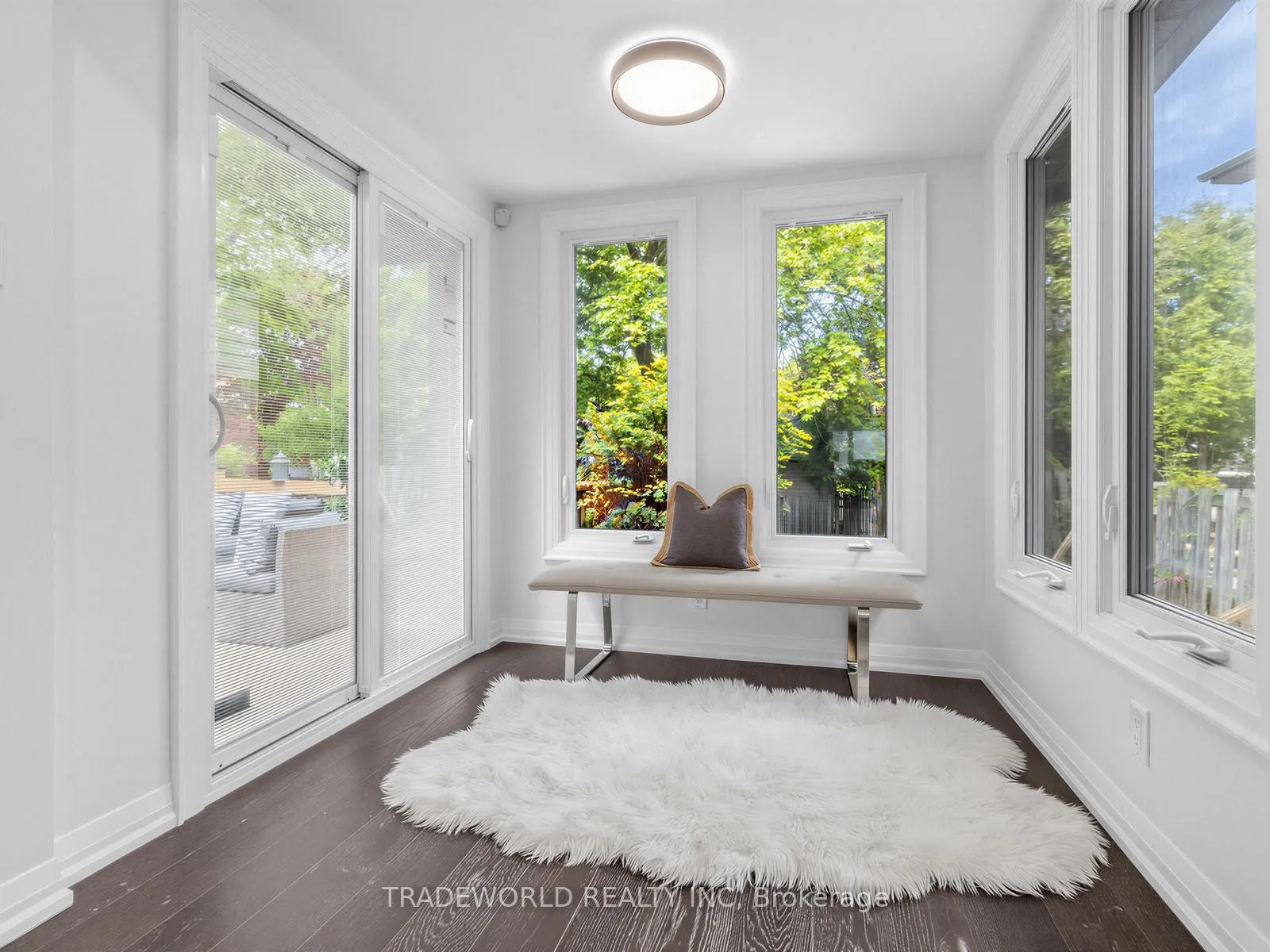 Photo 3 of 16 Ferrah Street, Markham, Unionville — HOMEH