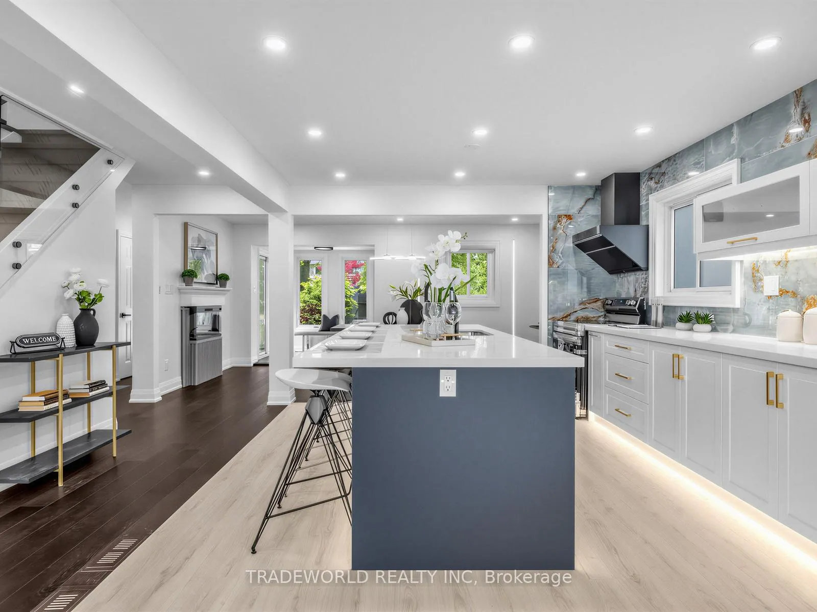 Photo 7 of 16 Ferrah Street, Markham, Unionville — HOMEH