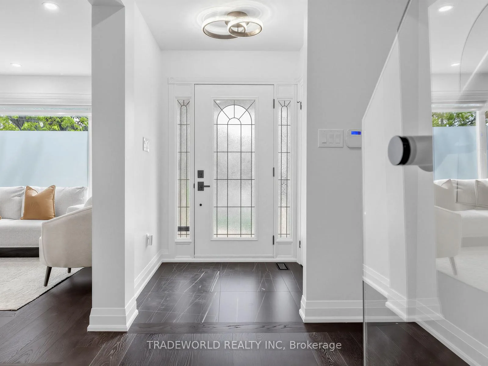 Photo 9 of 16 Ferrah Street, Markham, Unionville — HOMEH