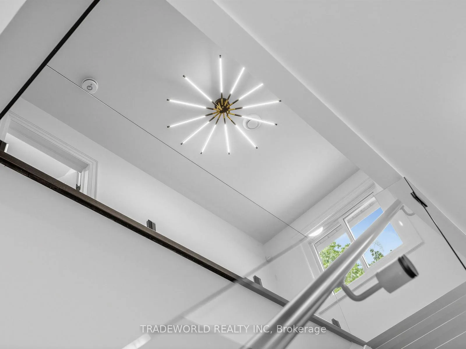 Photo 10 of 16 Ferrah Street, Markham, Unionville — HOMEH