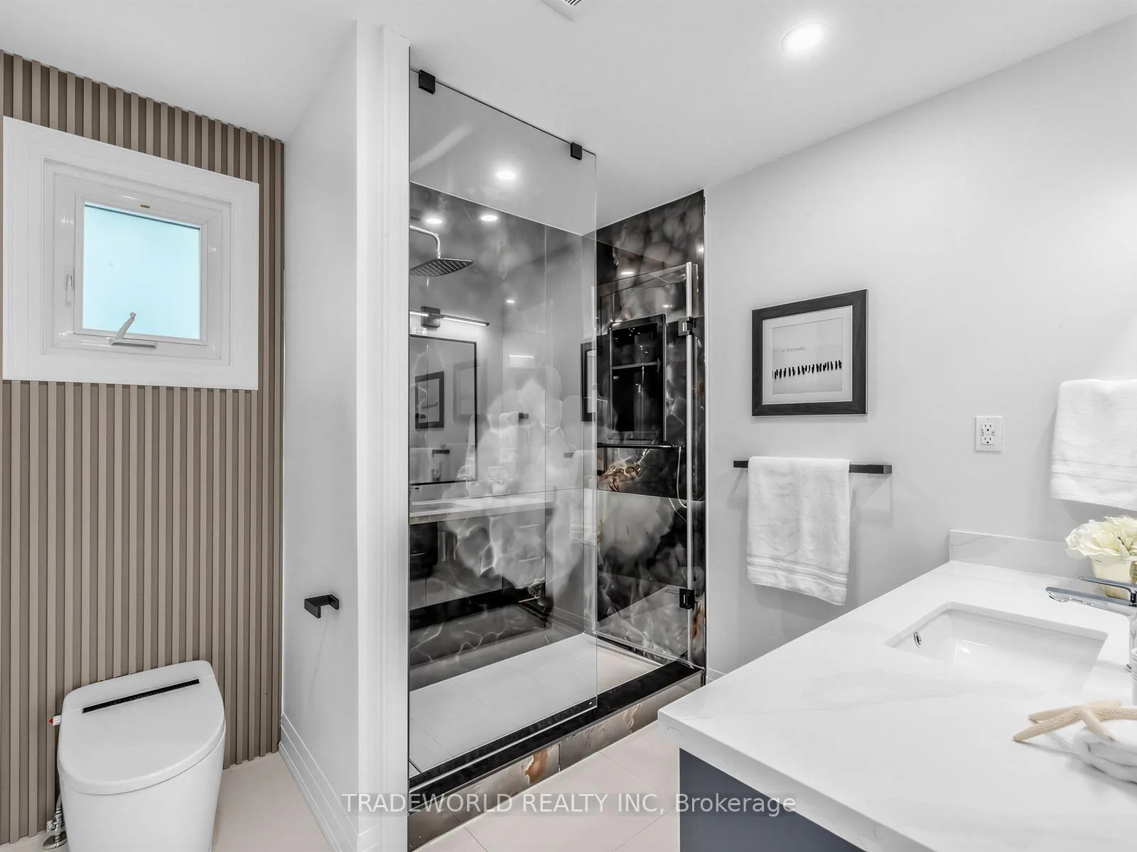 Photo 13 of 16 Ferrah Street, Markham, Unionville — HOMEH
