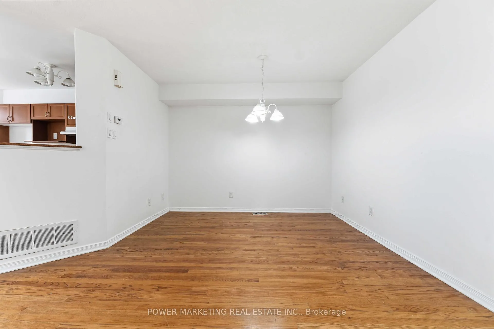 Photo 7 of 116 Esterbrook Drive, Ottawa, Mer Bleue/Bradley Estates/Anderson Park — HOMEH