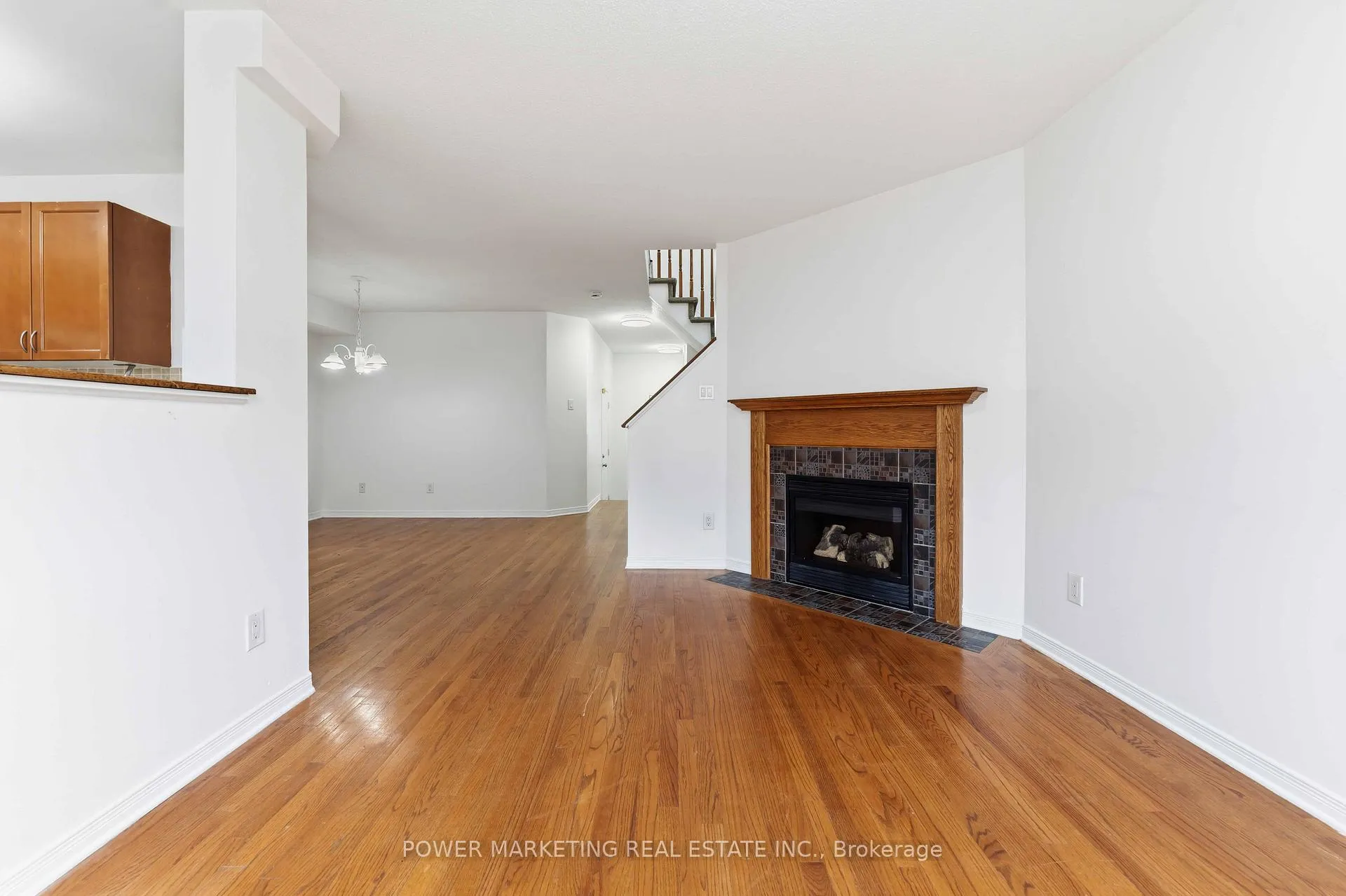 Photo 9 of 116 Esterbrook Drive, Ottawa, Mer Bleue/Bradley Estates/Anderson Park — HOMEH