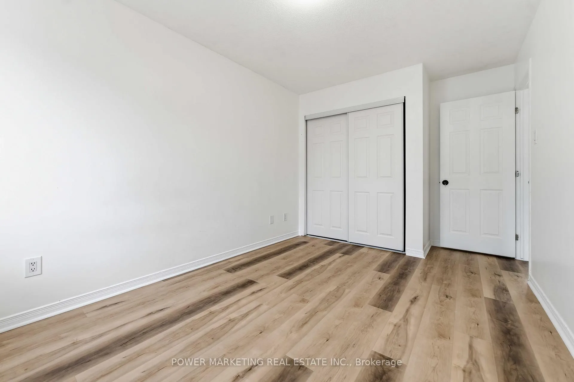 Photo 15 of 116 Esterbrook Drive, Ottawa, Mer Bleue/Bradley Estates/Anderson Park — HOMEH