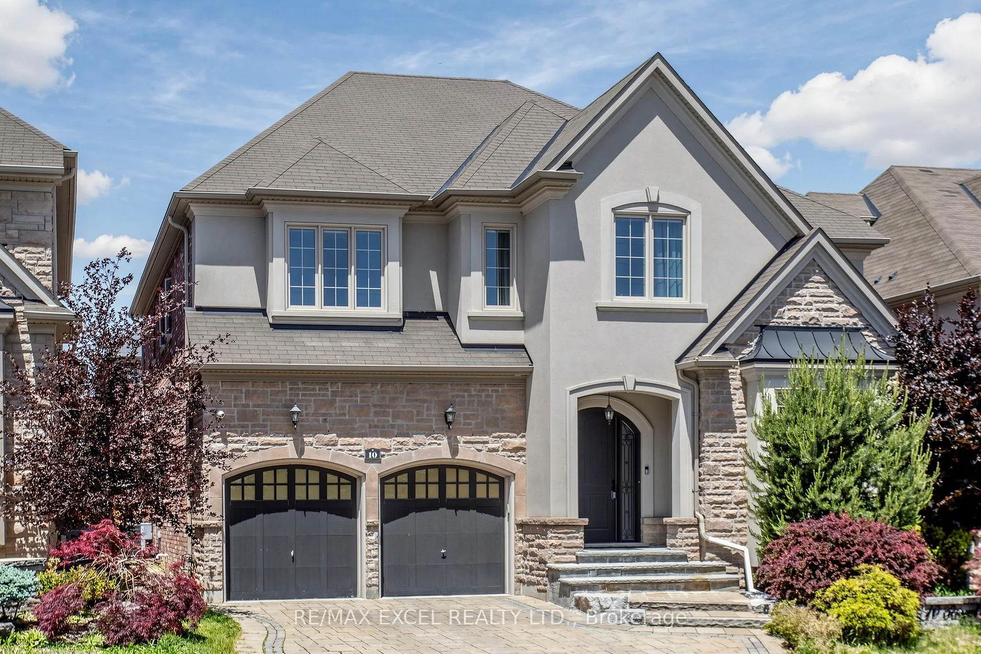 Photo 2 of 10 Royal West Road, Markham, Angus Glen — HOMEH