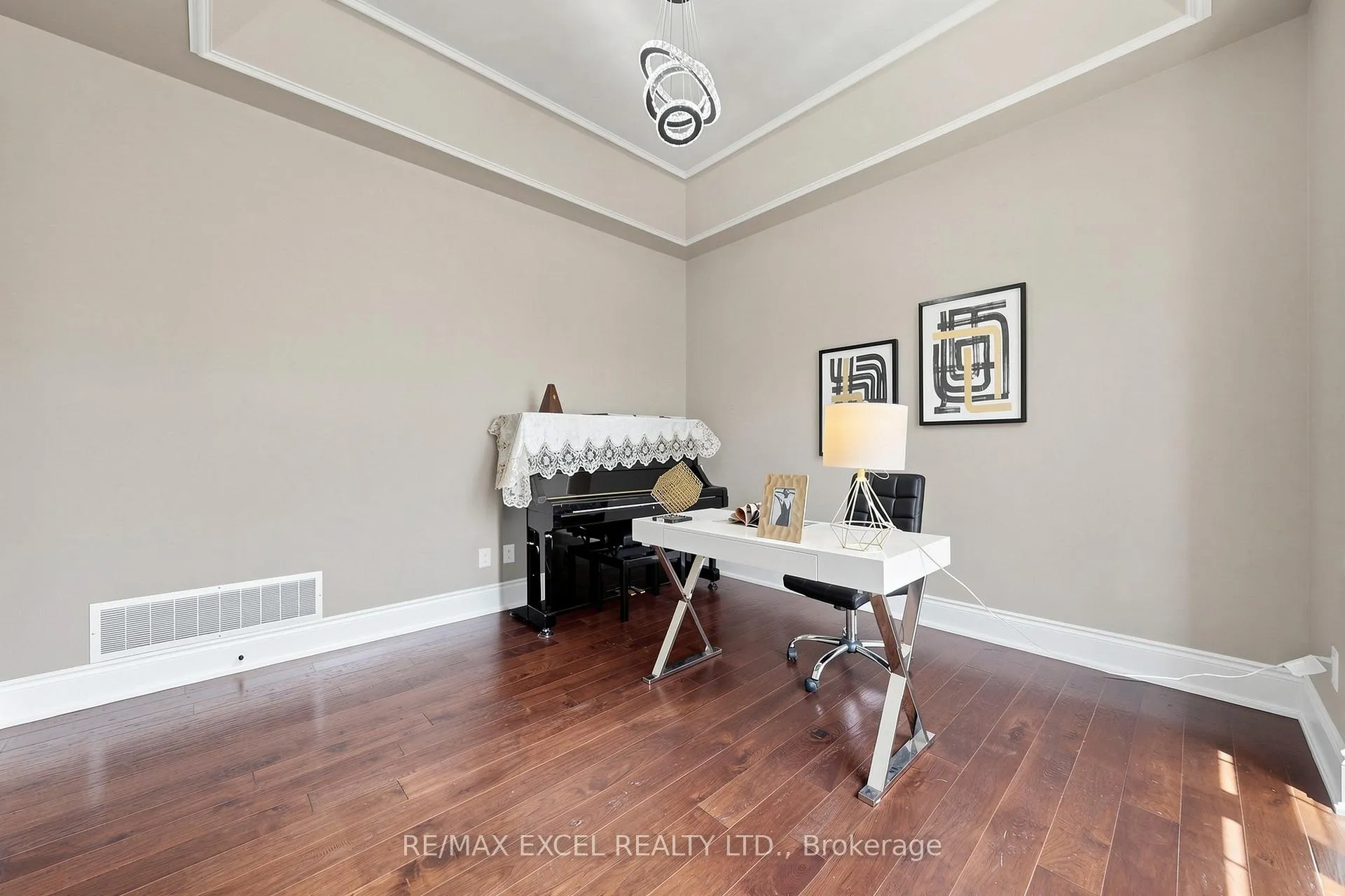 Photo 24 of 10 Royal West Road, Markham, Angus Glen — HOMEH