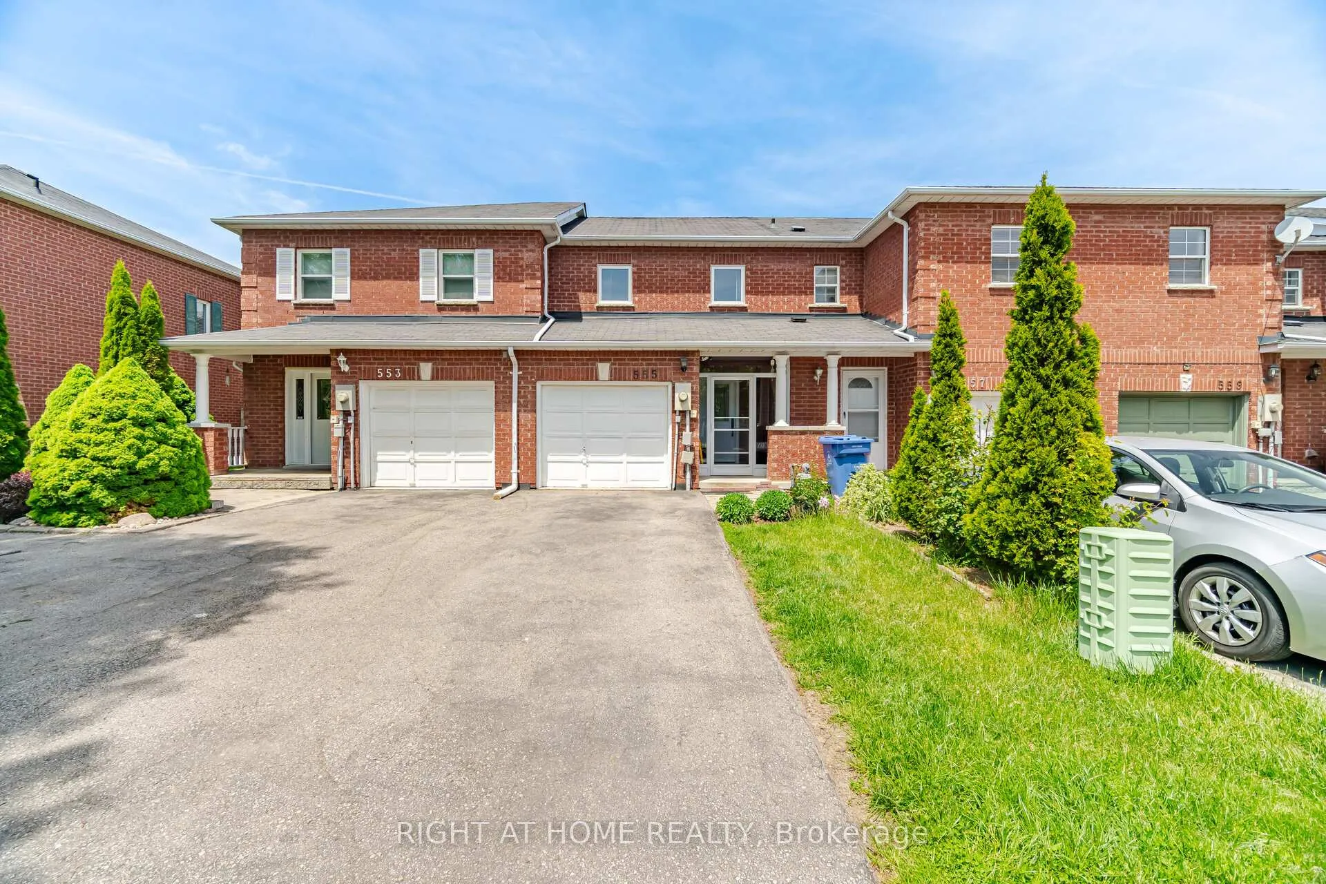 Front of 555 Legresley Lane